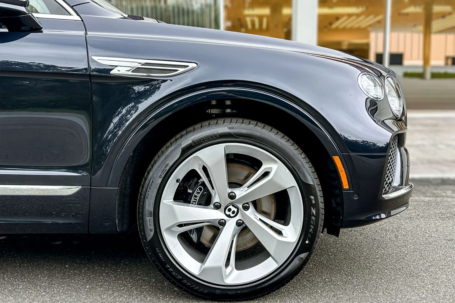 mph005_13290819_New_2026_Bentley_Bentayga_V8_1784720366_c640d7d9a4