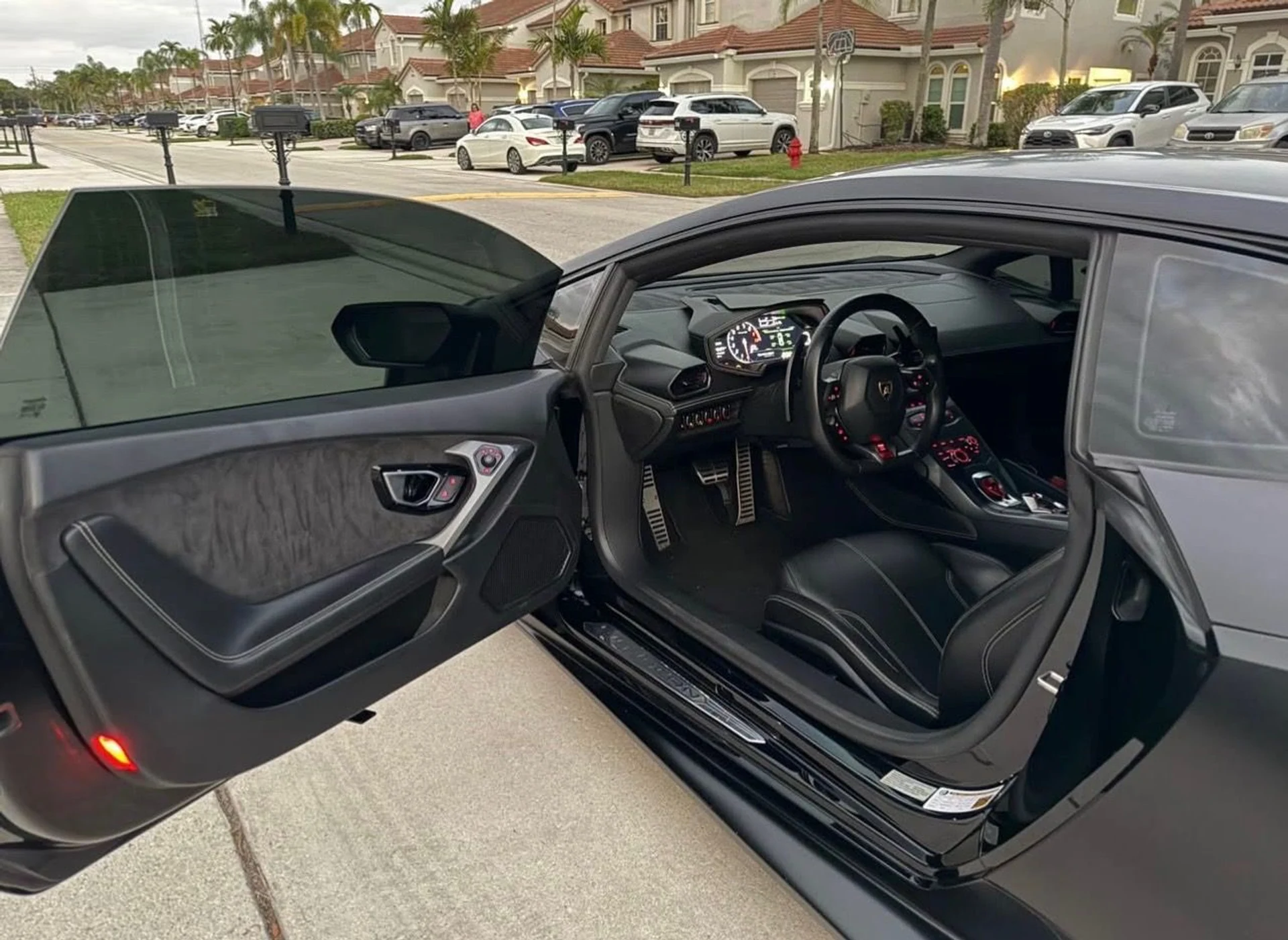 mph005_1329592854_Used_2016_Lamborghini_Huracan_LP_580_2_1769614540_baa6a3d651