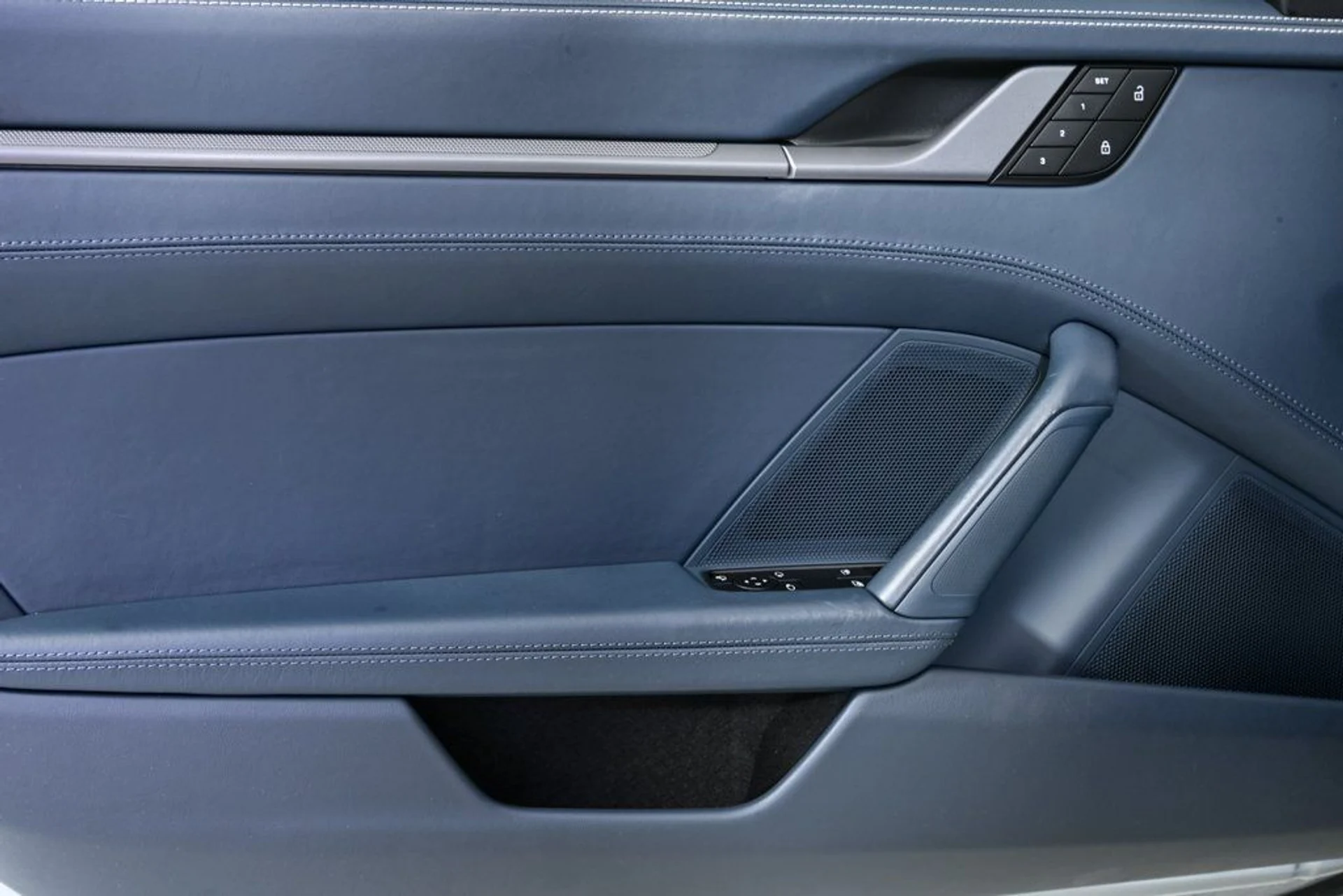 mph005_1334812245_baa06903fe5b9b9d52b58154a2af8a1c_b04db01330