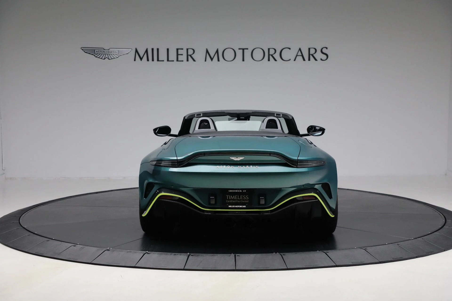 mph005_1336066756_Used_2023_Aston_Martin_Vantage_V12_09cddc2a46