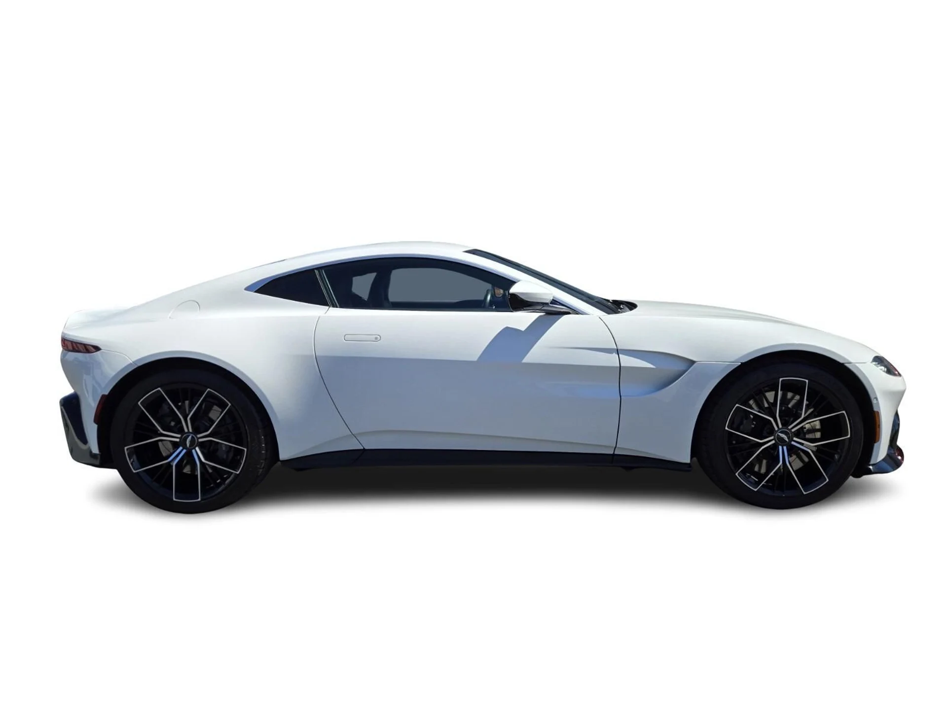 mph005_1345273320_Used_2022_Aston_Martin_Vantage_1757574519_107345ef4e