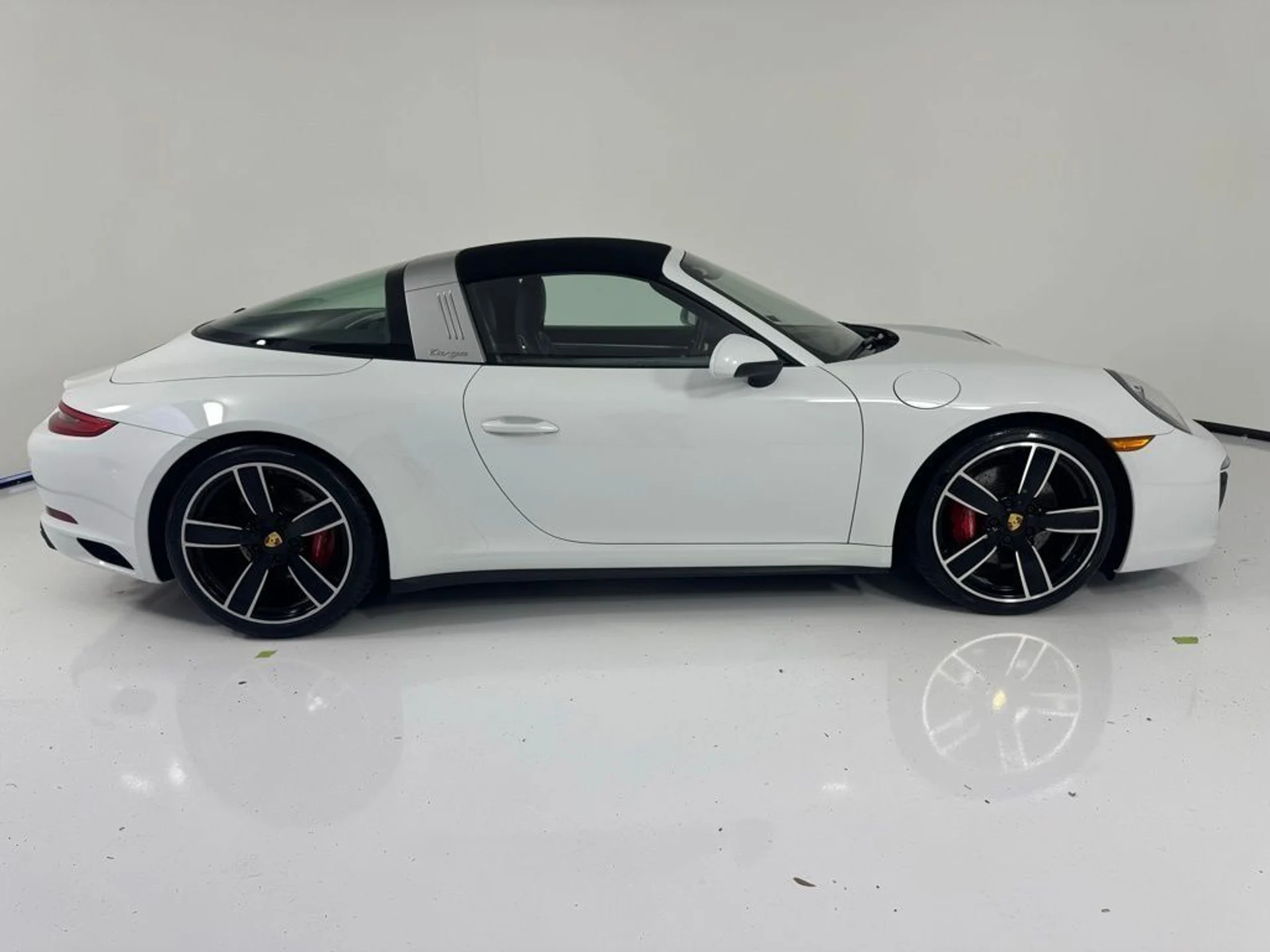 mph005_134945509_81a39d8b4118564a4afec6addc909d3a_7e64eb41ae