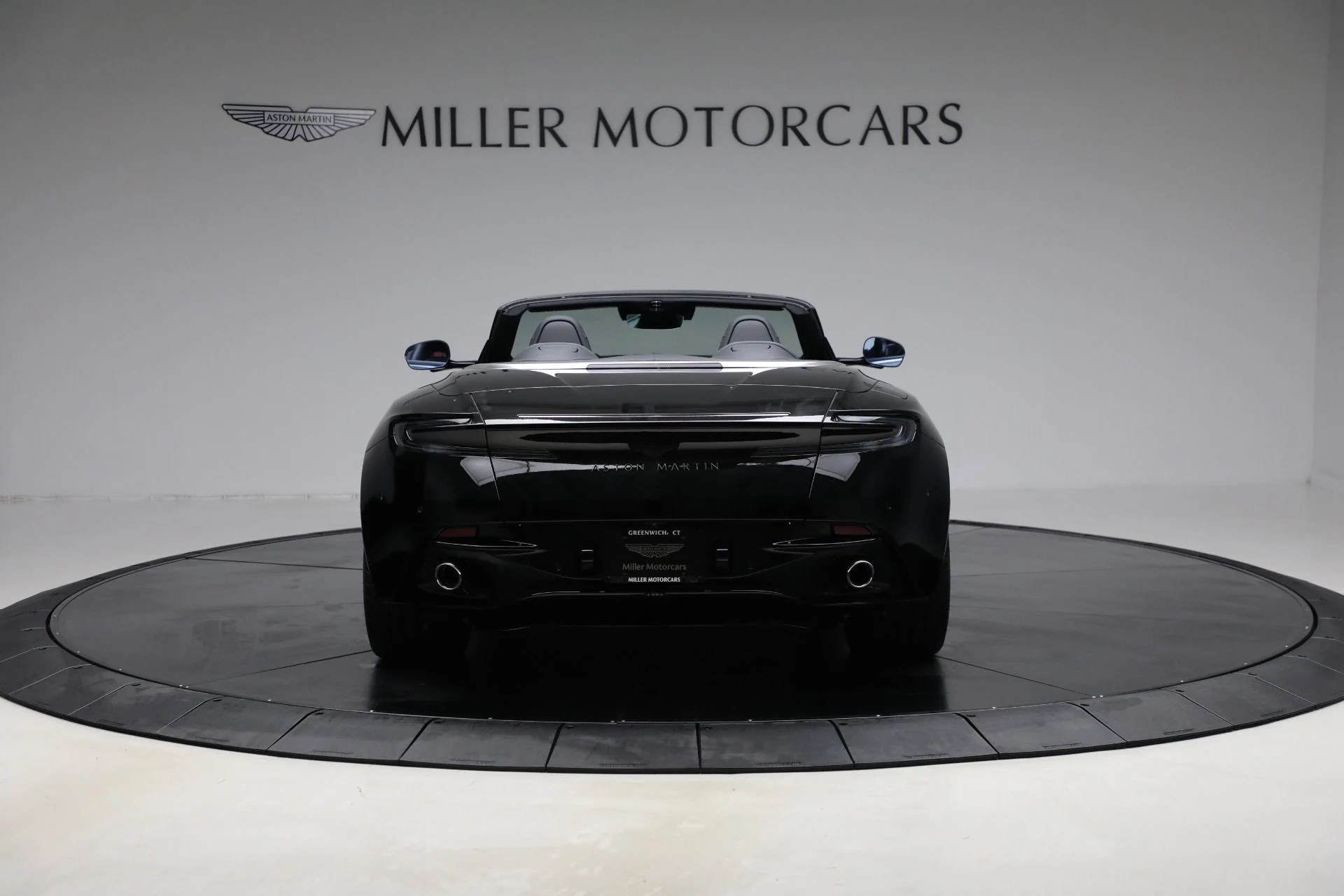 mph005_1349638512_New_2025_Aston_Martin_DB_12_Volante_c78bec6529