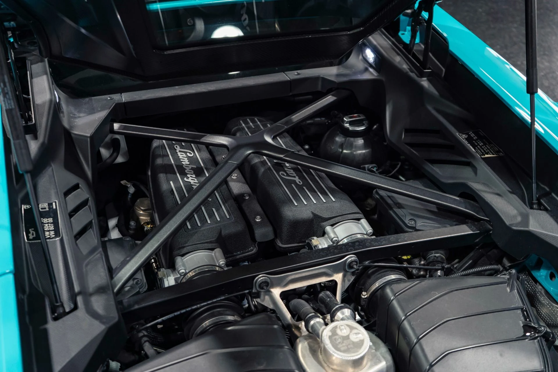 mph005_1350522948_Used_2023_Lamborghini_Huracan_Tecnica_Ad_Personam_Blu_Glauco_1770773023_cf8d527dff