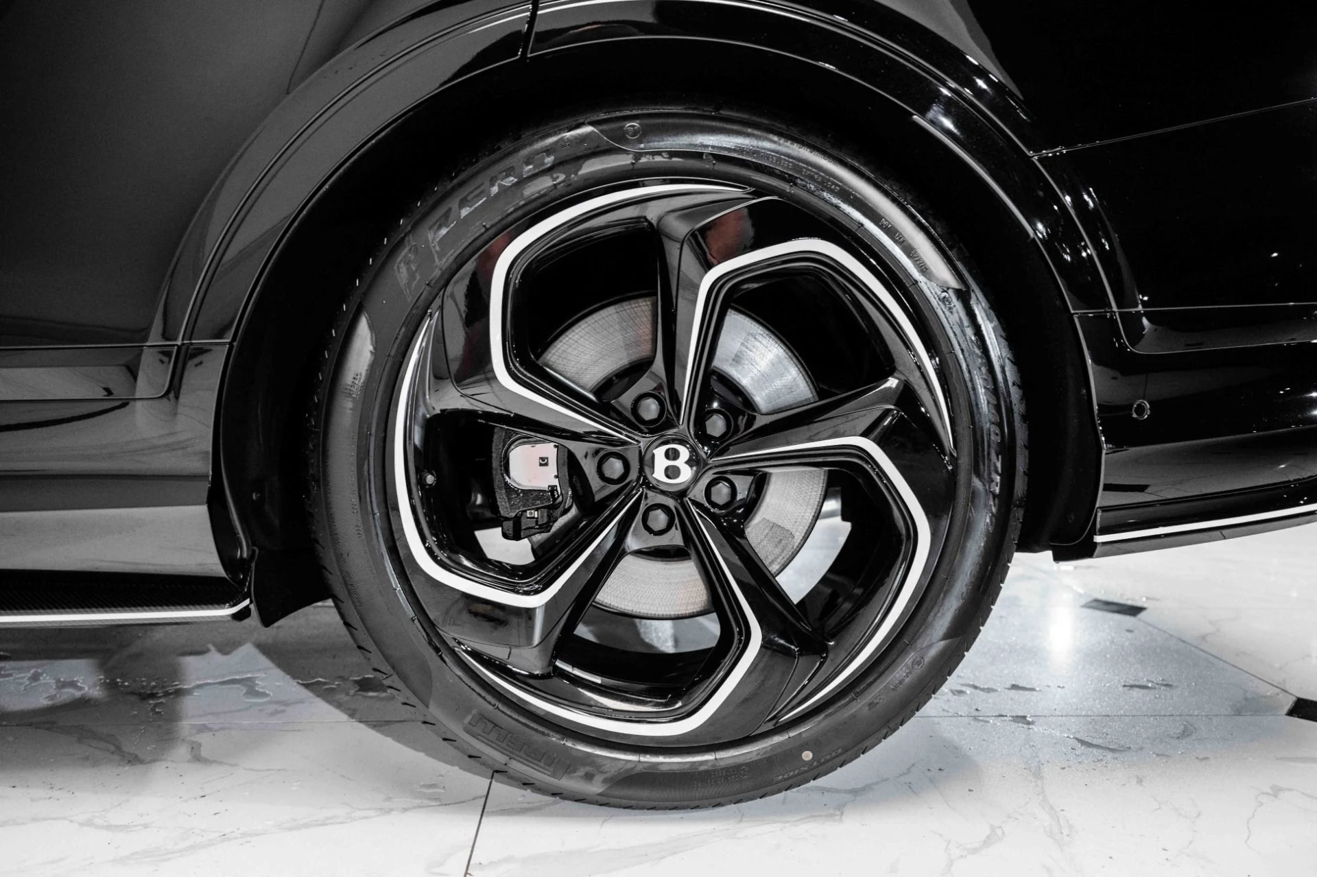 mph005_1366757472_Used_2024_Bentley_Bentayga_S_V8_1721581945_3bedb7fa27