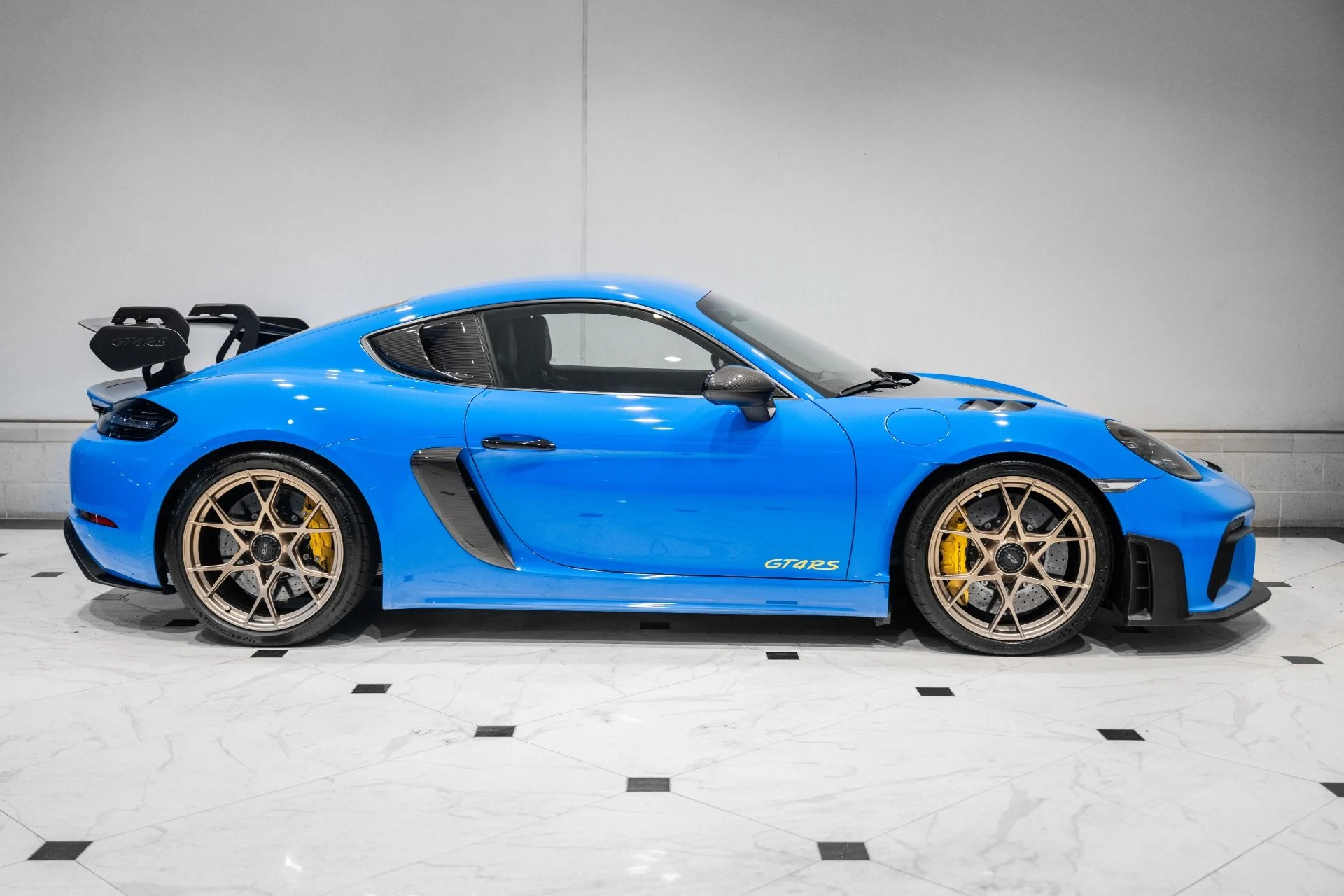 mph005_1367471586_Used_2023_Porsche_718_Cayman_GT_4_RS_1776783912_64e2dc39a4