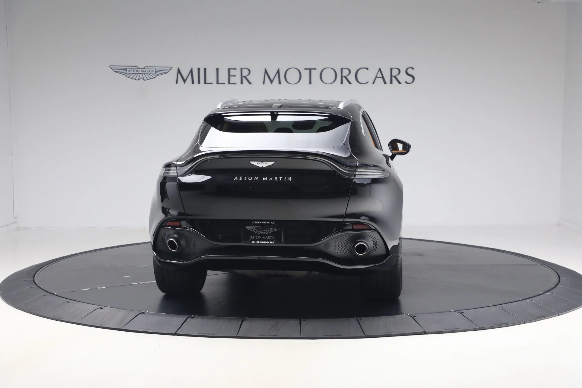 mph005_1370530768_Used_2021_Aston_Martin_DBX_1784989752_82c02b1ebc