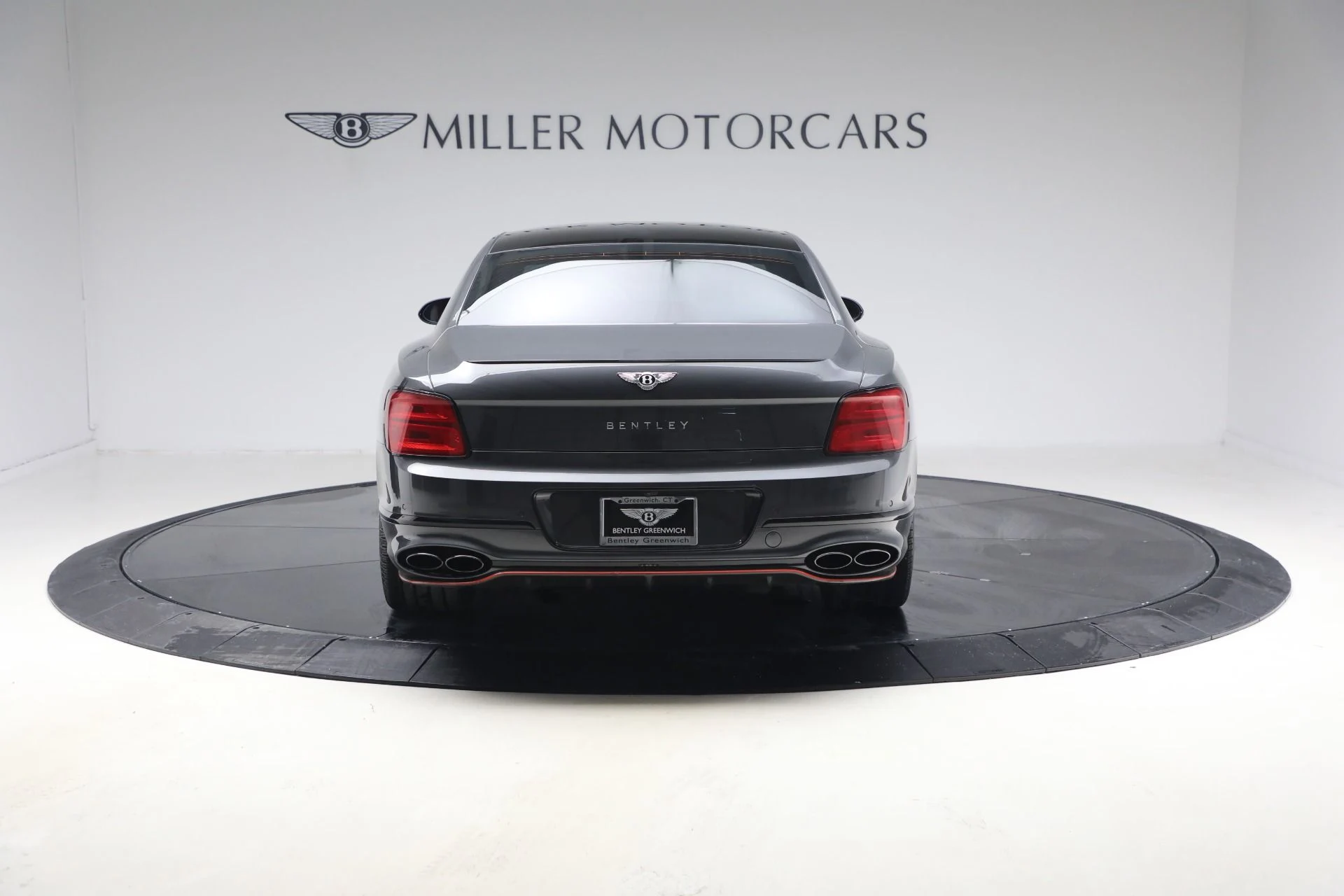 mph005_1370592182_Used_2022_Bentley_Flying_Spur_V8_1770156779_bab40d0880