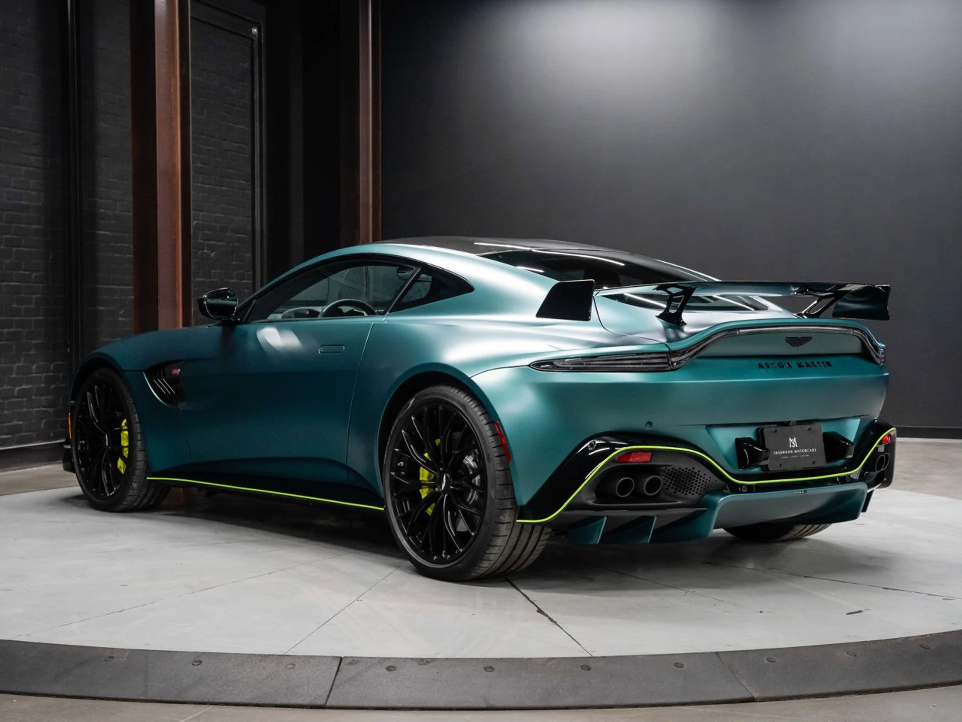 mph005_1370611716_aston_martin_vantage_2023_d7b274a5ac