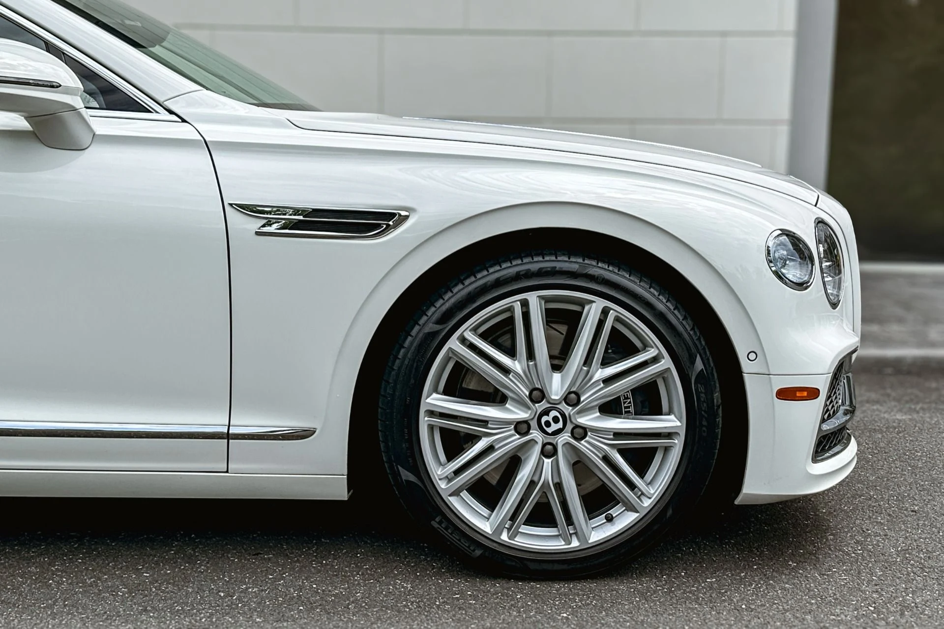 mph005_1378005091_Used_2023_Bentley_Flying_Spur_Hybrid_Hybrid_1782128898_e0fd840f92