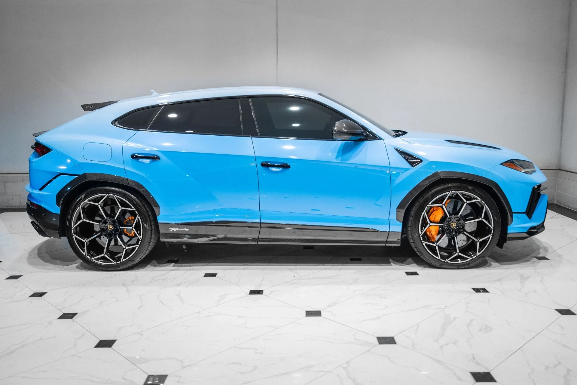 mph005_138034453_Used_2024_Lamborghini_Urus_Performante_1773069782_979c22052d