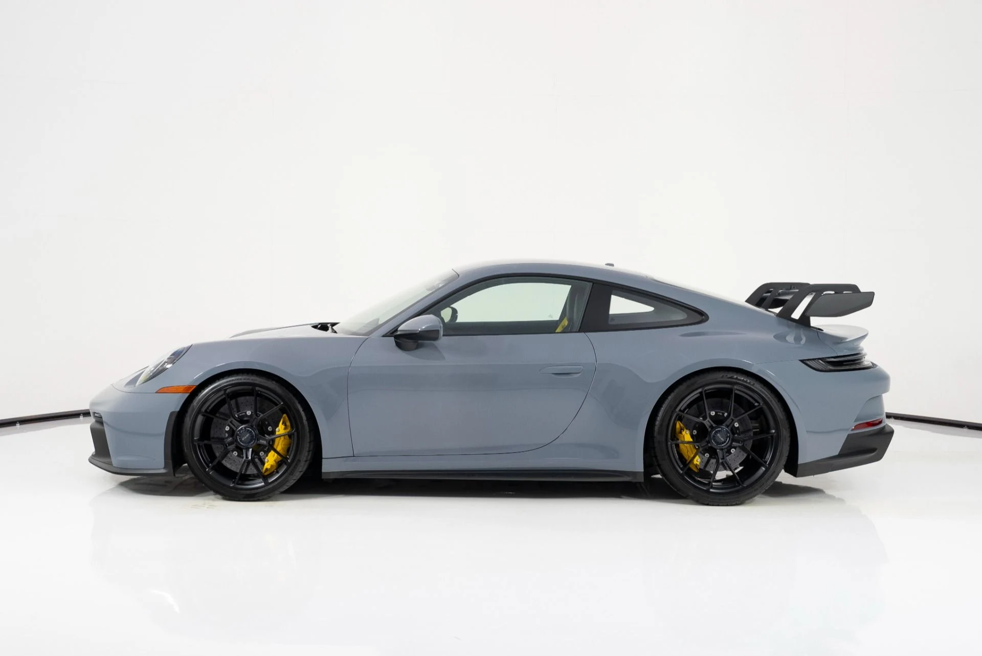 mph005_1387893921_Used_2024_Porsche_911_GT_3_1754693111_eb078067a1