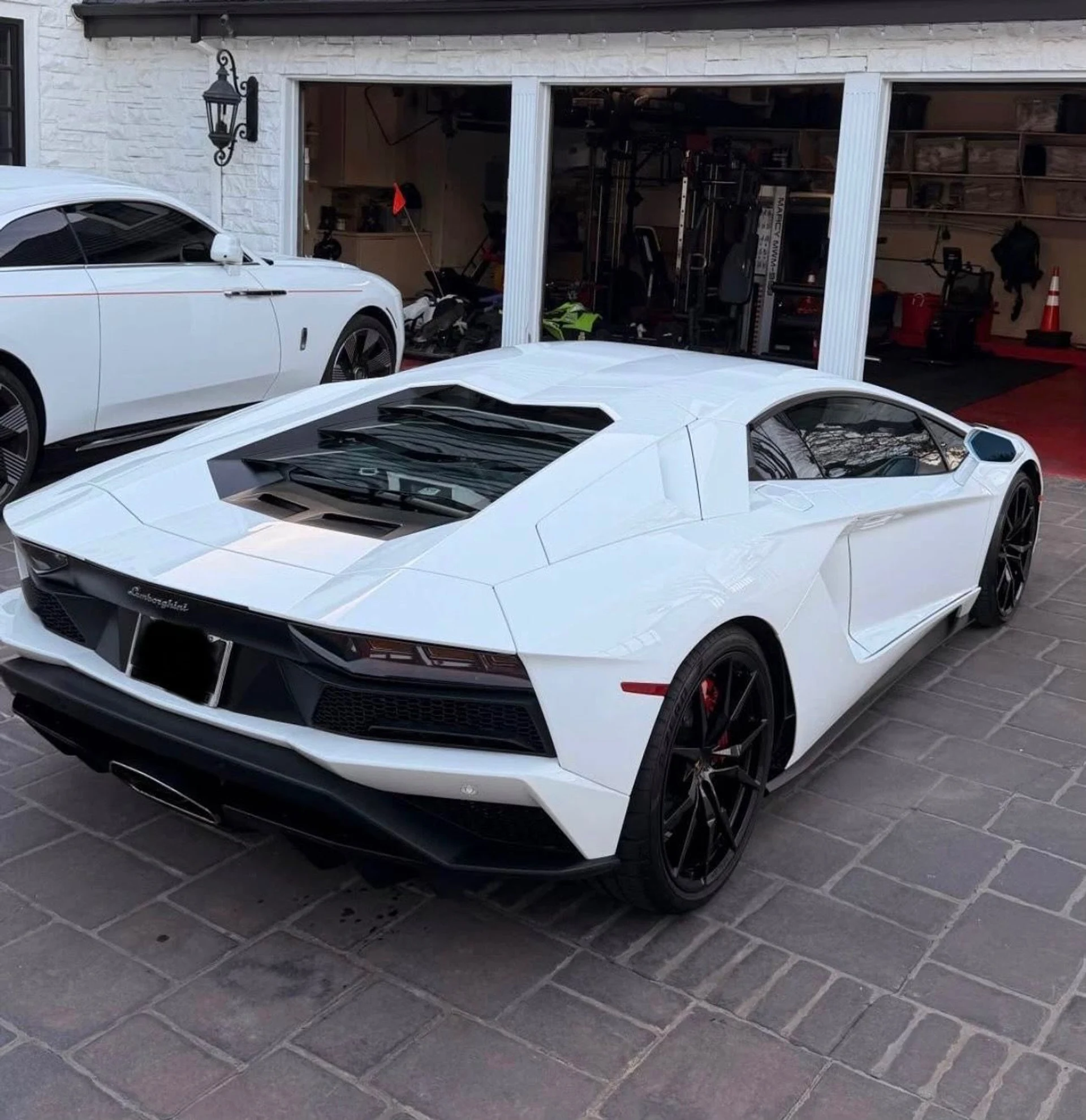 mph005_1400289314_Used_2018_Lamborghini_Aventador_LP_740_4_S_1771341557_1e8ad4f842