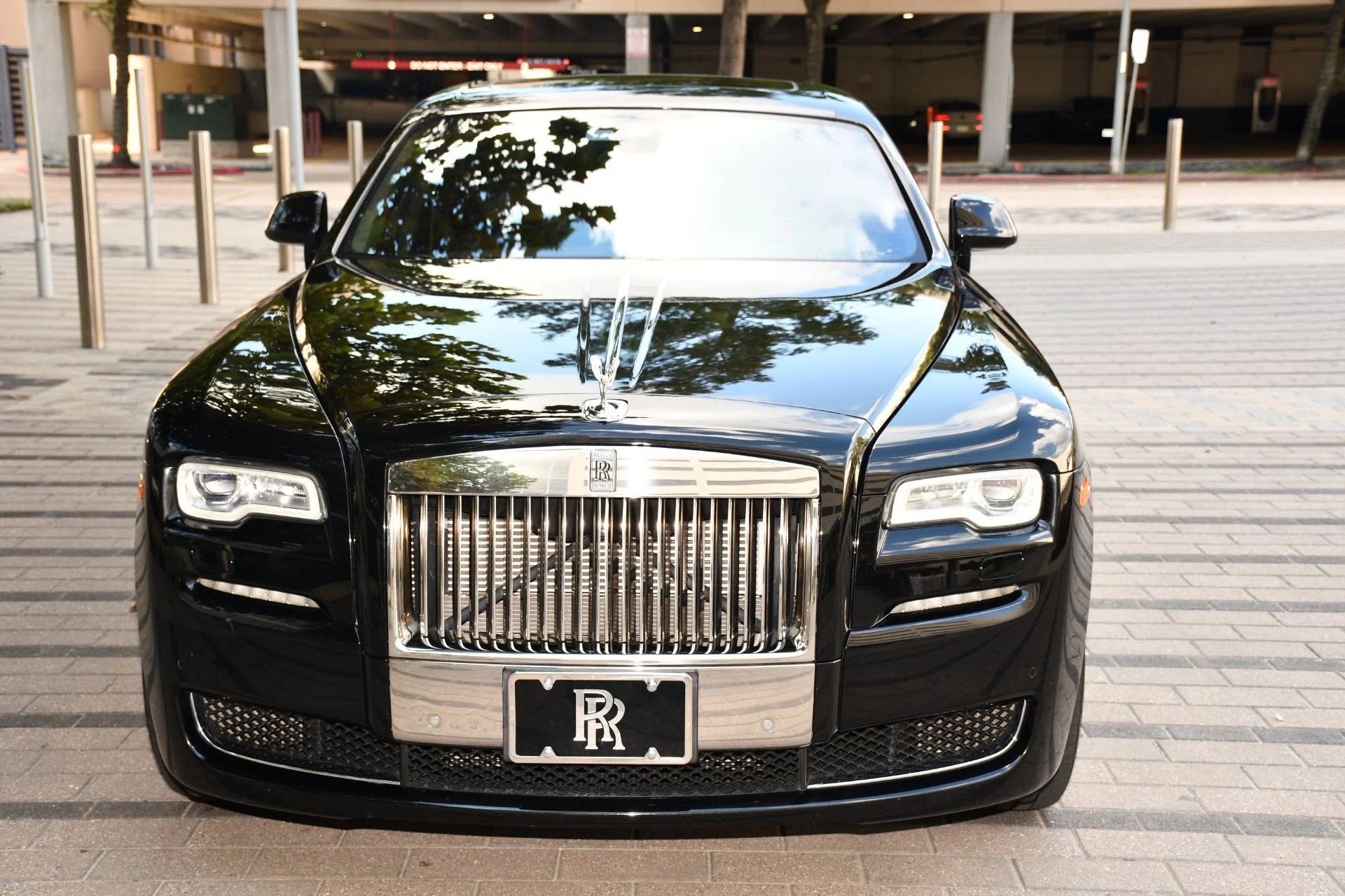 mph005_1414701982_Used_2015_Rolls_Royce_Ghost_1791934303_9cac9e3f57