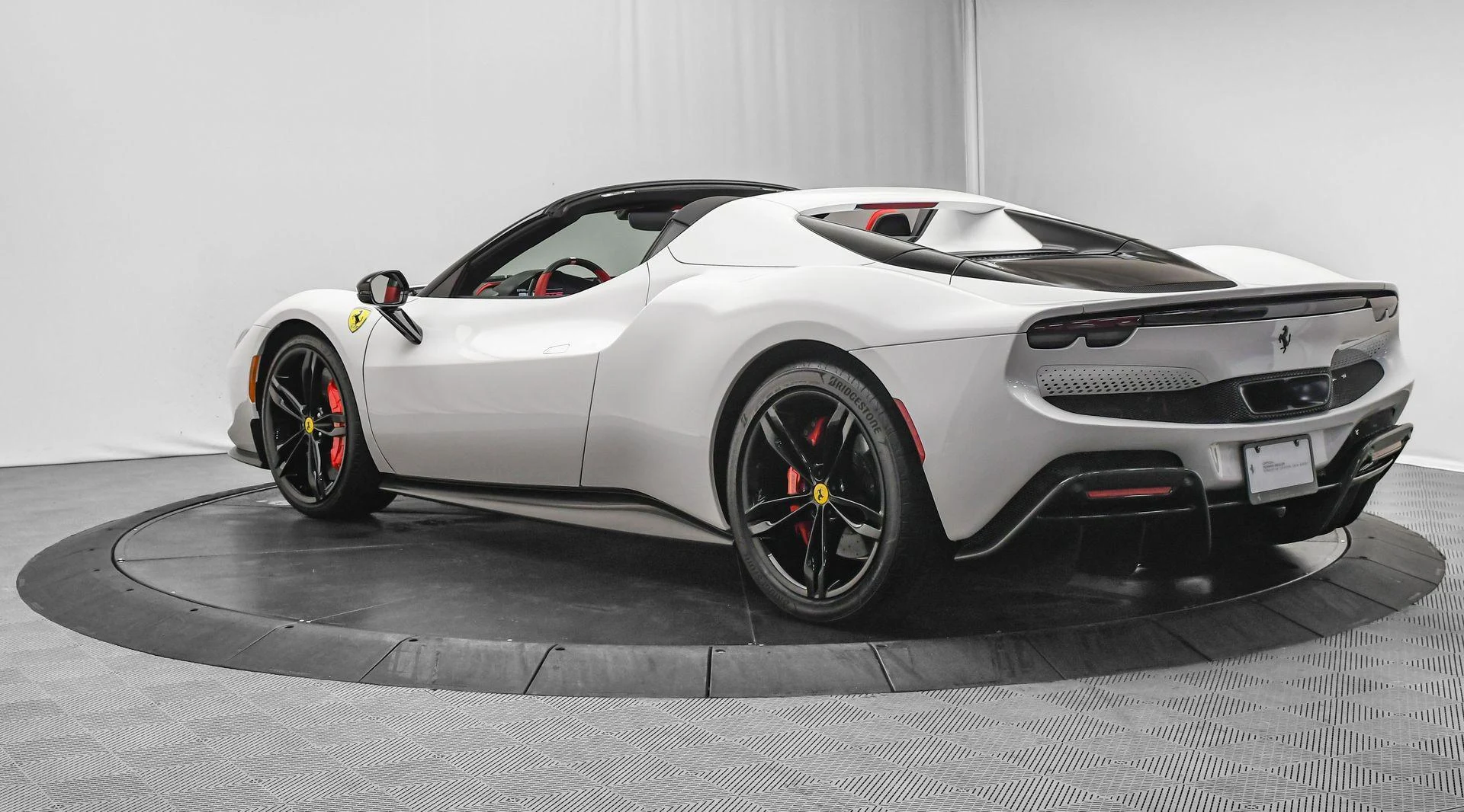 mph005_1423997636_Used_2025_Ferrari_296_GTS_CONV_1757451307_791fa4527c