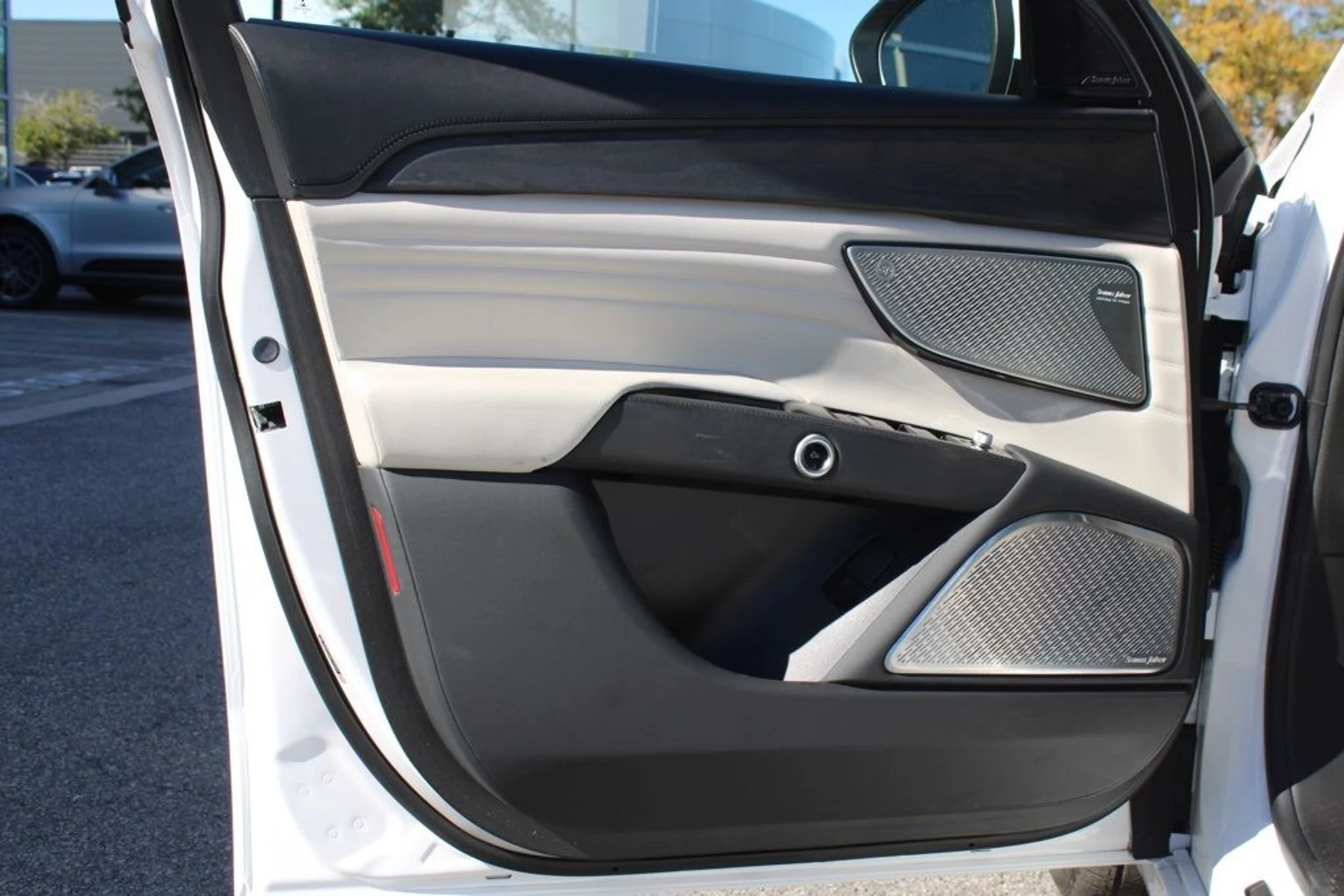 mph005_142837643_5d9cd223f8bf2d94393217d0f4210e87_5797df139b