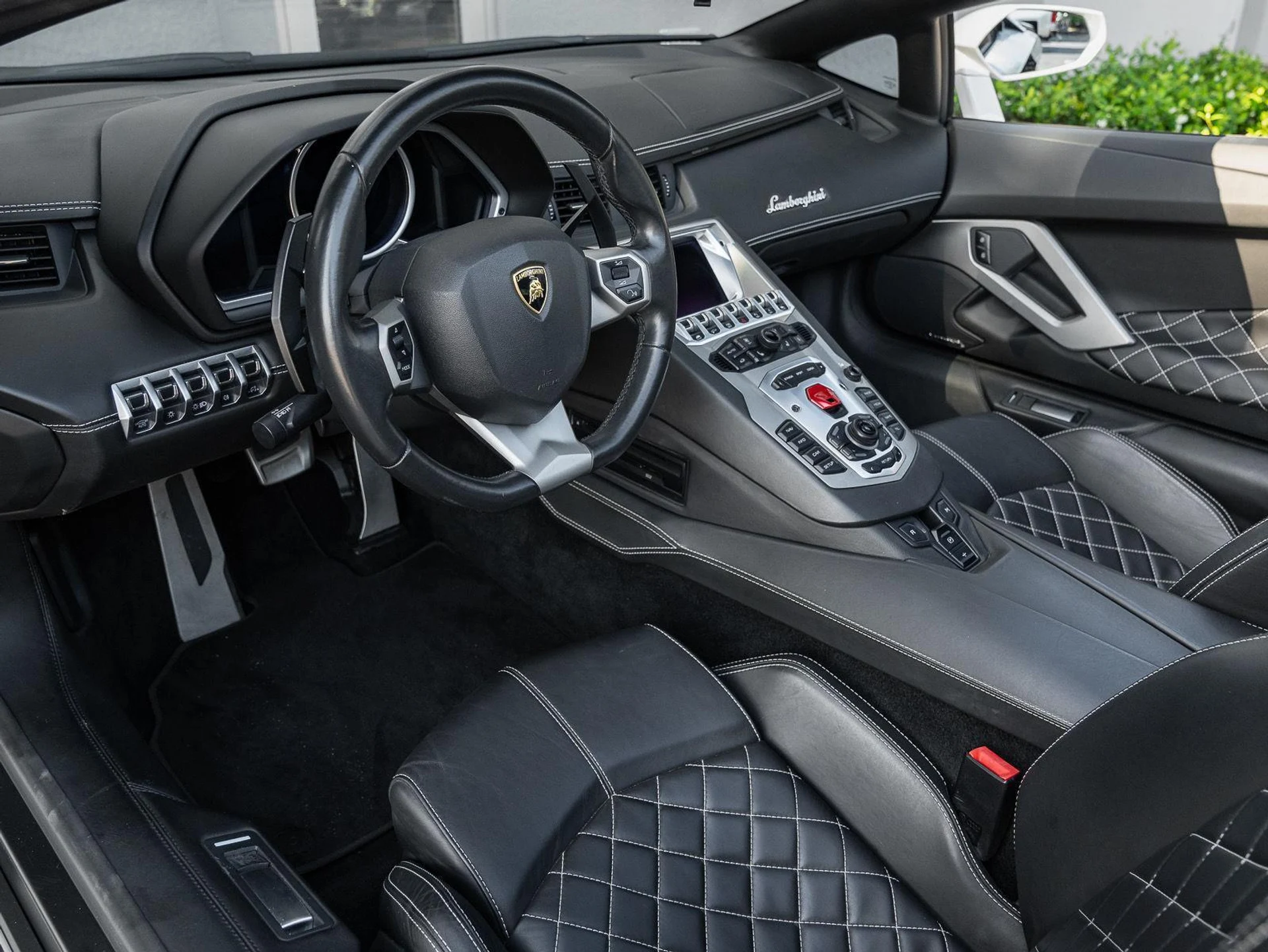 mph005_1432216484_Used_2016_Lamborghini_Aventador_LP_700_4_1777082784_e75383e953