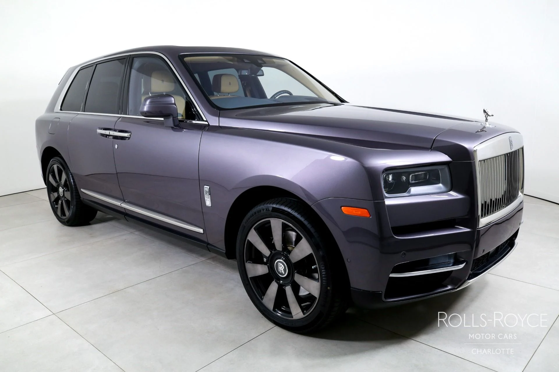 mph005_1439877467_Used_2020_Rolls_Royce_Cullinan_1789145269_55bada40c4