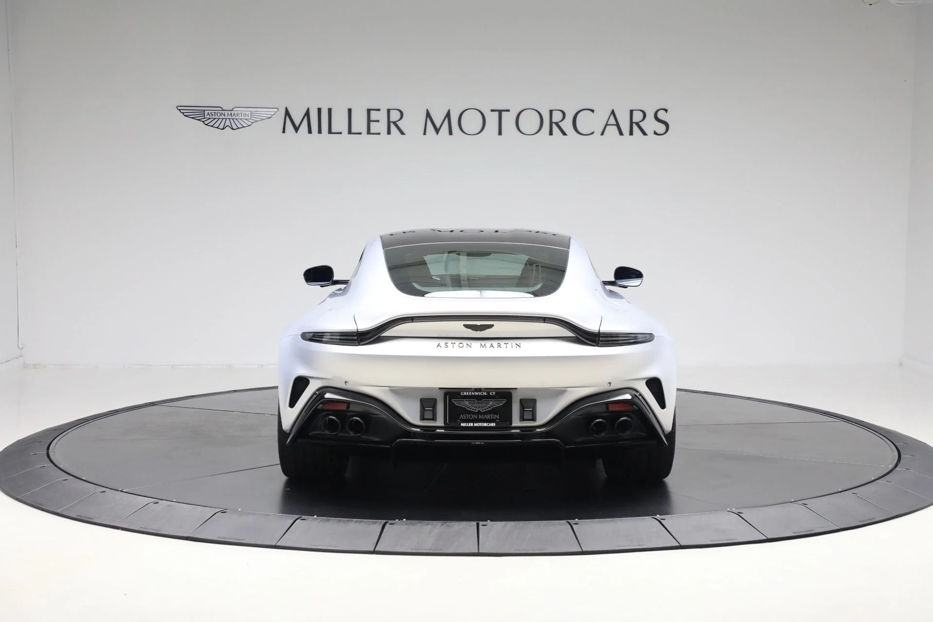 mph005_1445154022_New_2026_Aston_Martin_Vantage_e20893b990