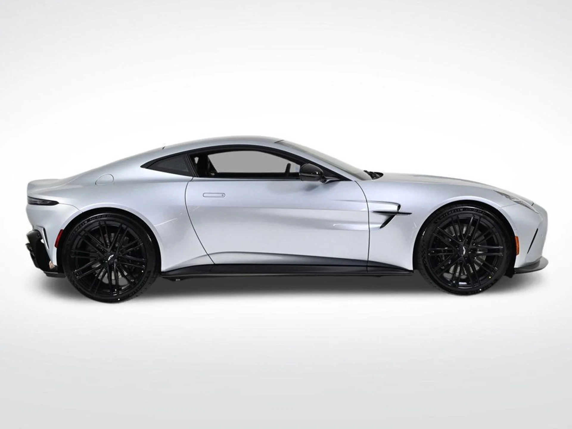mph005_1448206008_new_2026_aston_martin_vantage_coupe_11350_22934413_6_1024_abb01cb622