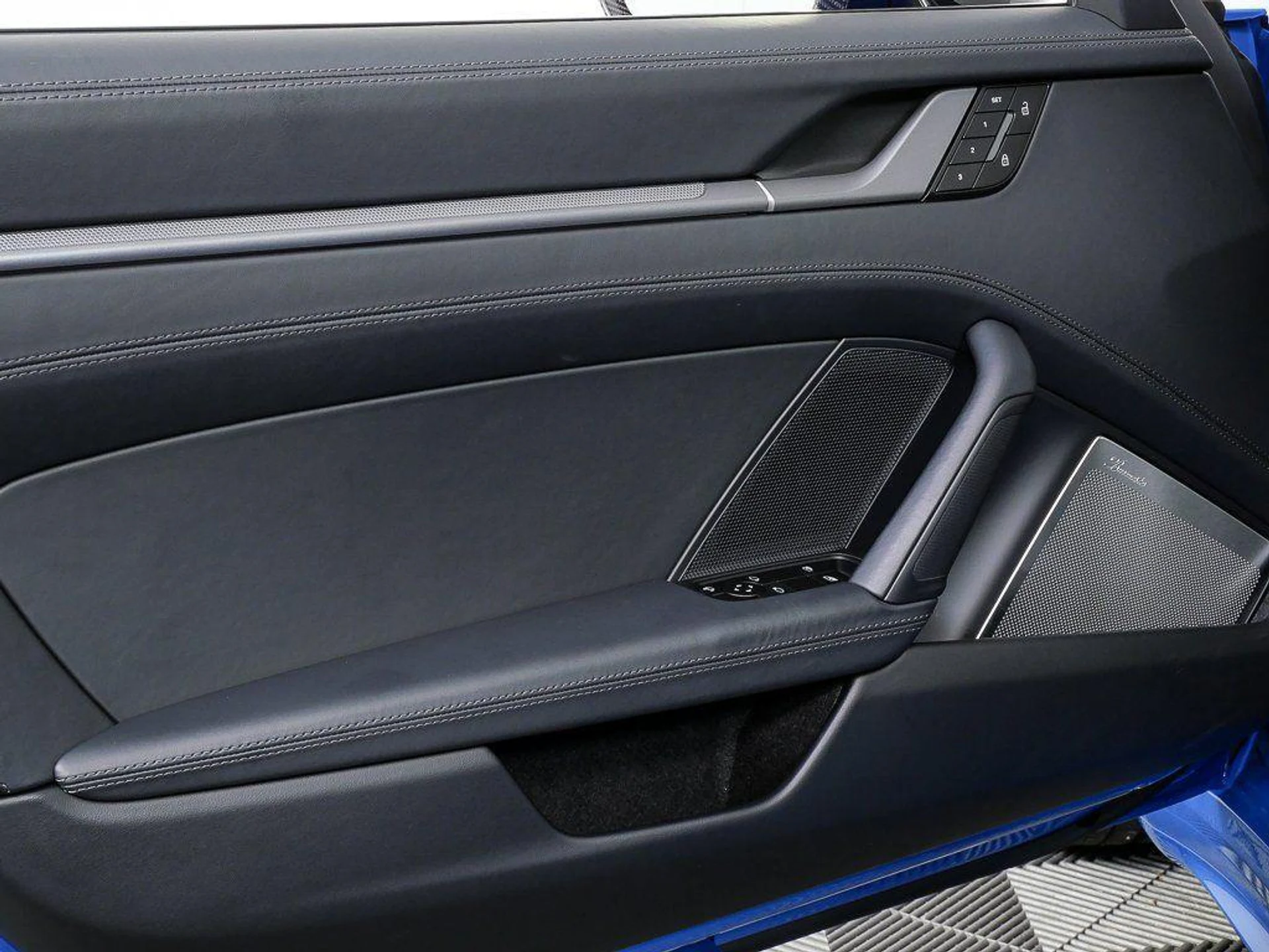 mph005_1450009719_Wp_Le4av_VW_7_XD_M2kc_F7_BZ_S_Re_OE_37df5c4791