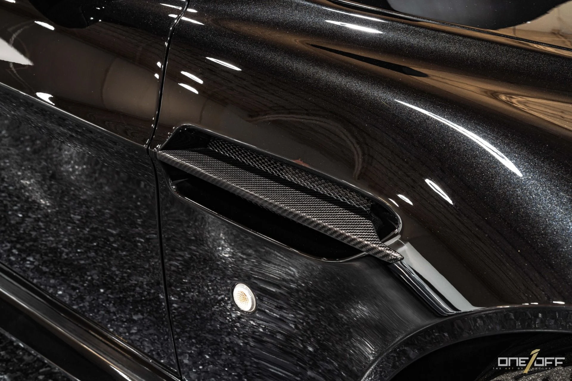 mph005_1451292078_Used_2011_Aston_Martin_V12_Vantage_Carbon_Black_6_Speed_in_Immaculate_Condition_1756349737_0209a91879