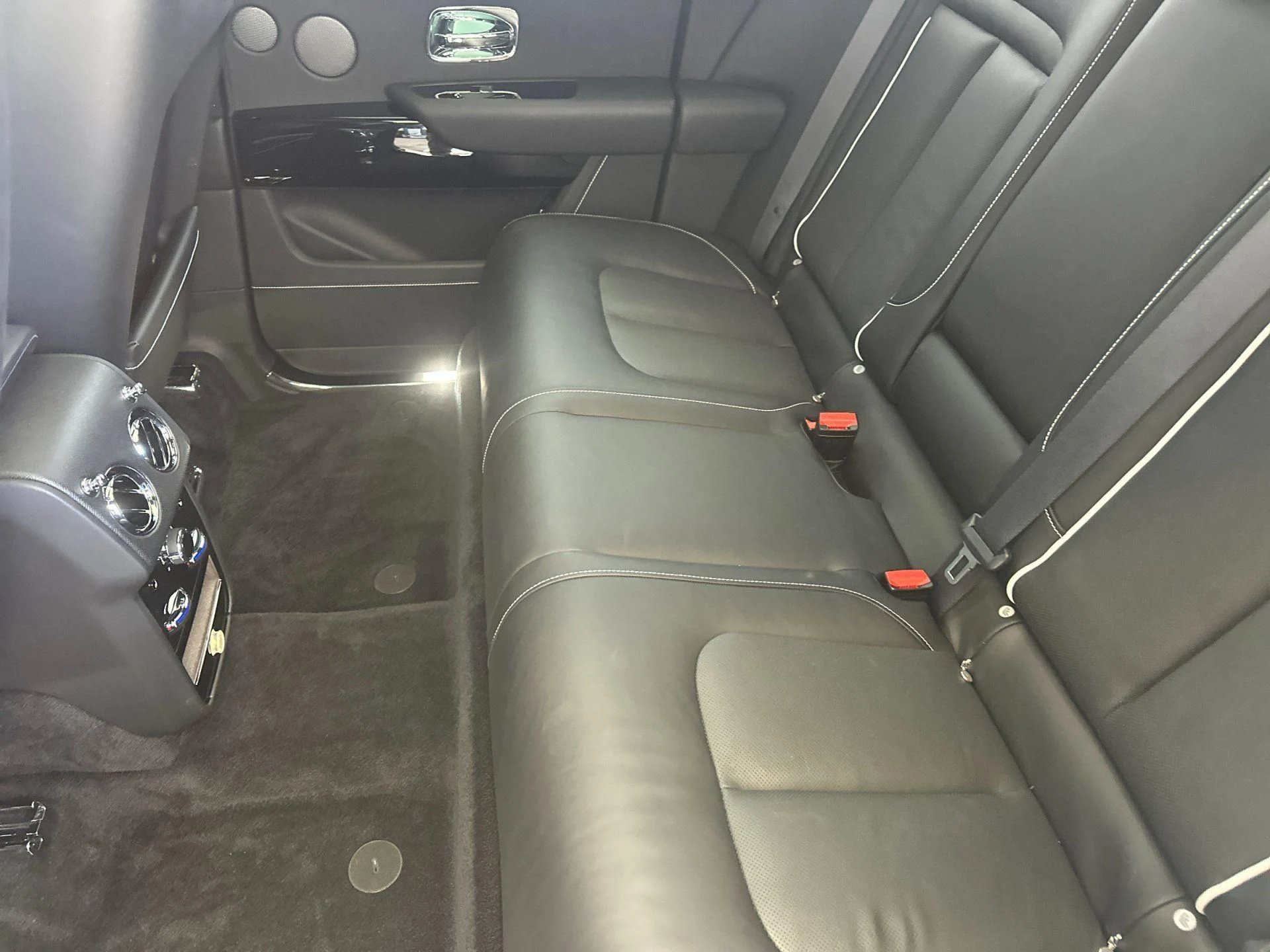 mph005_1452194553_Used_2023_Rolls_Royce_Cullinan_1777018511_a7483df2e8