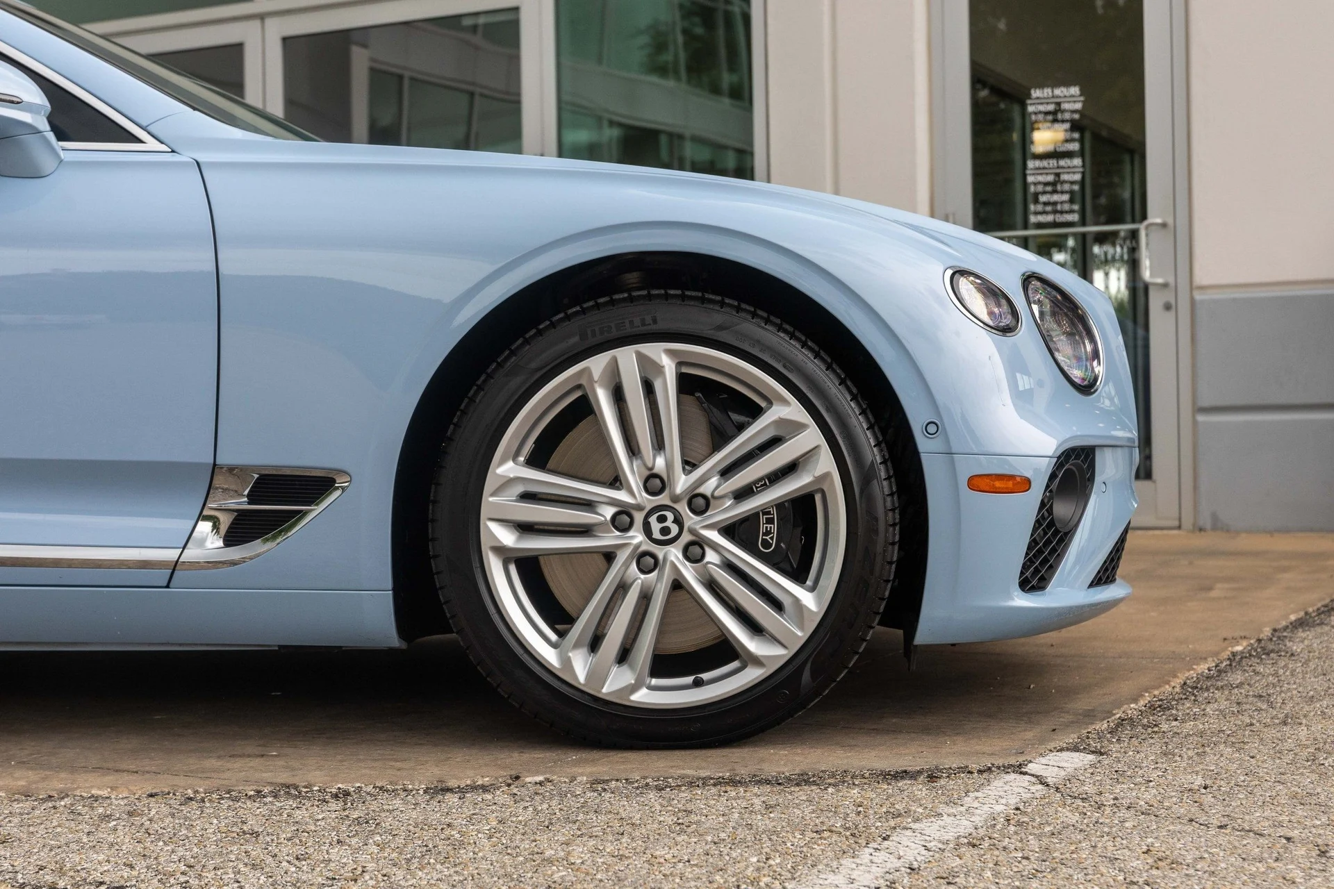 mph005_1453746459_Hi_Tech_Luxury_Imports_LLC_SCBDG_4_ZG_1_PC_008673_image_5_d8bbe4e8d8