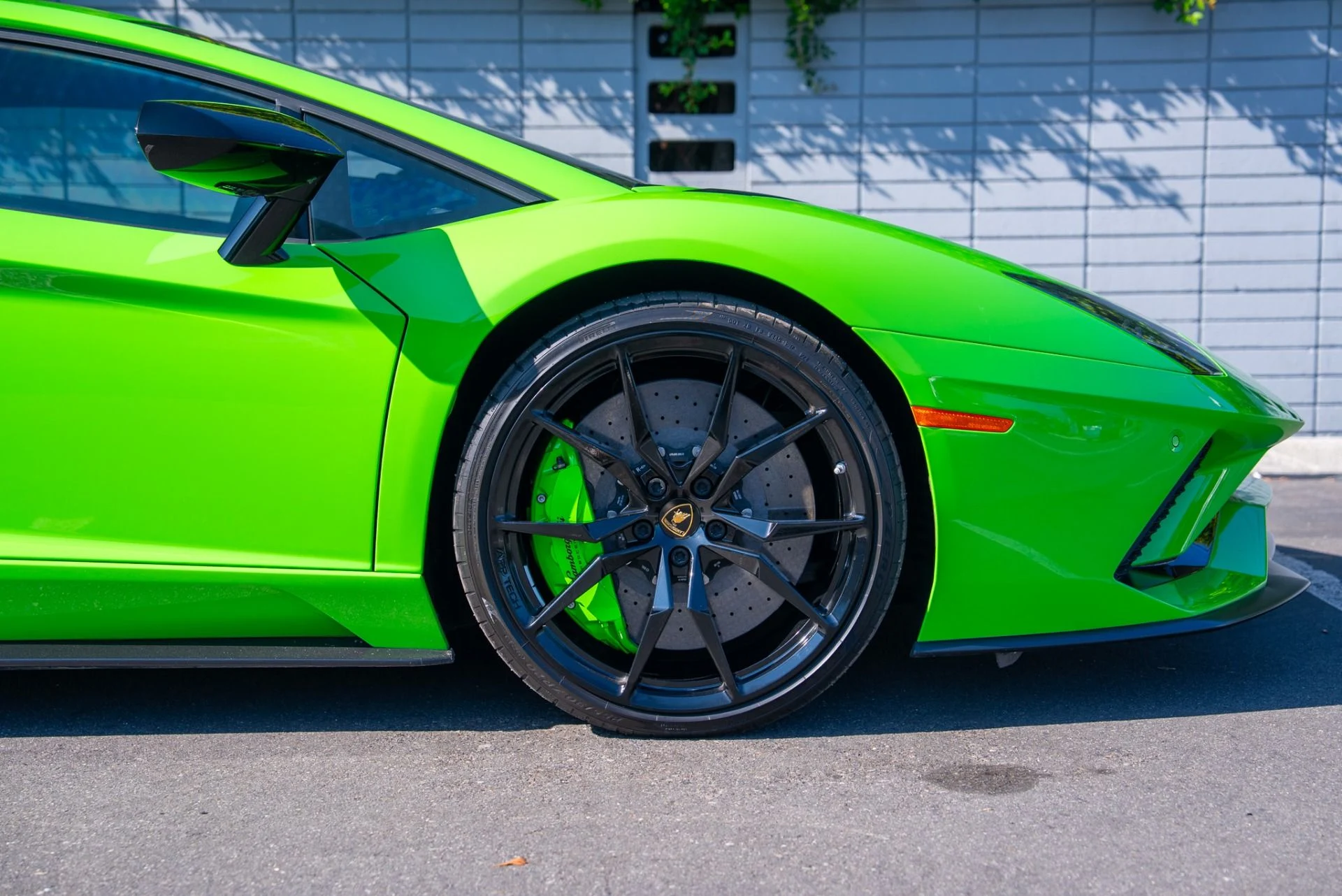 mph005_1466059365_Used_2018_Lamborghini_Aventador_LP_740_4_S_1762289338_7ea0747c13