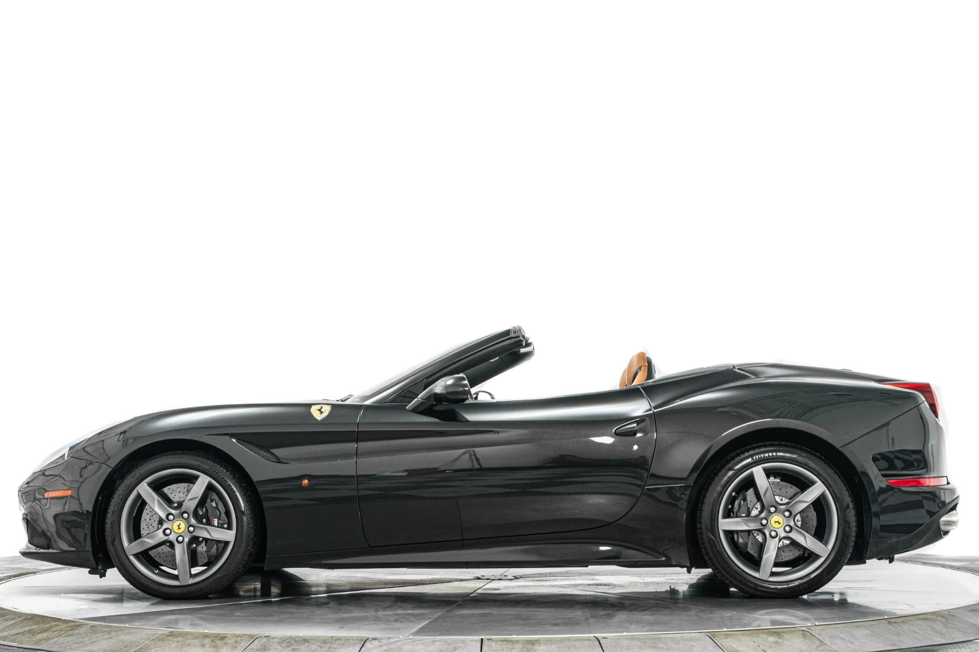 mph005_1477964886_Used_2015_Ferrari_California_Full_Power_and_Heated_Seats_Twin_Turbo_V8_1776271137_fa1f8d3509