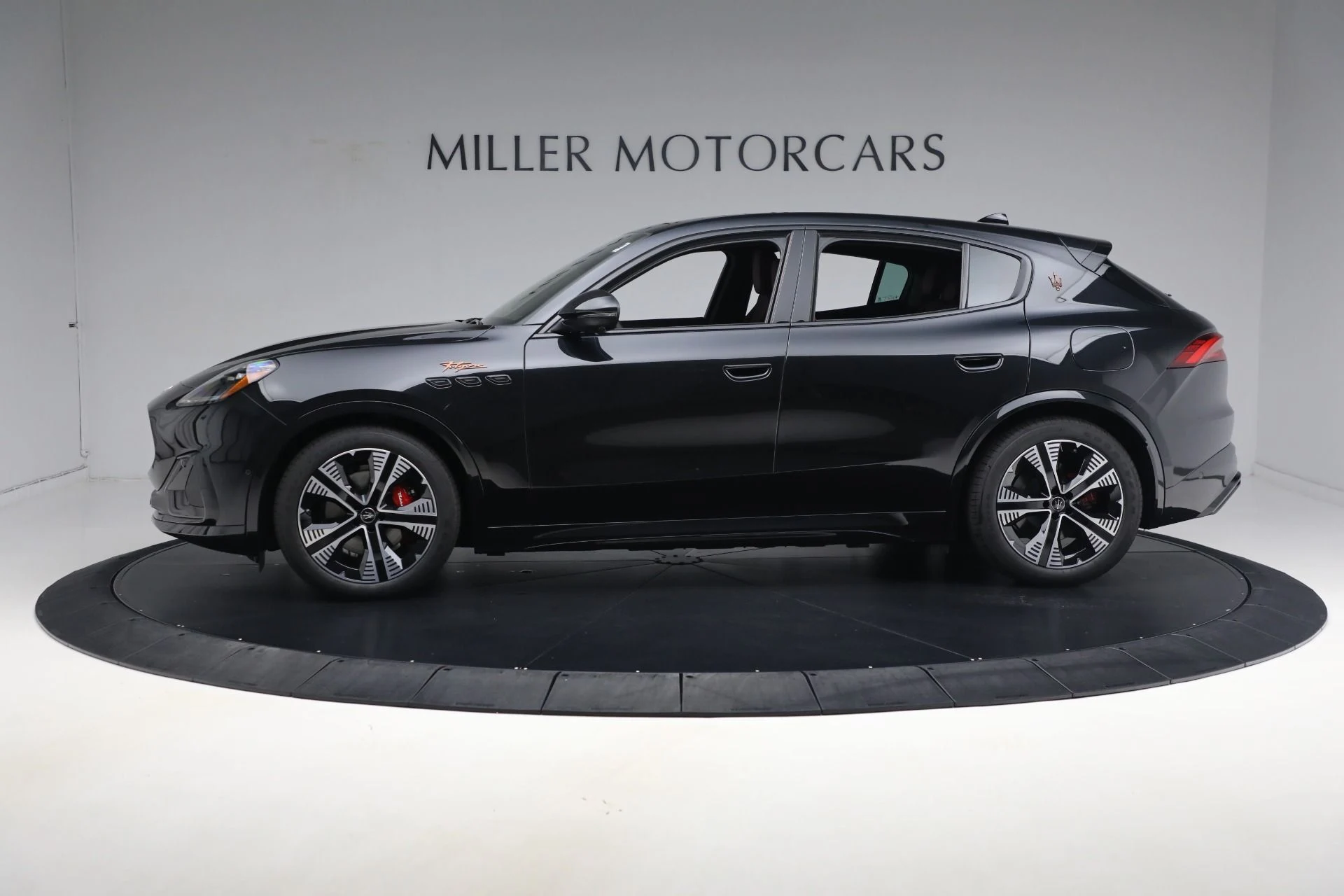 mph005_1491638997_New_2025_Maserati_Grecale_Folgore_de95c0884f