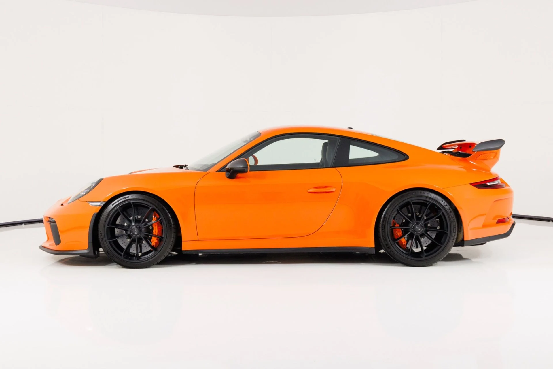 mph005_1493943917_Used_2018_Porsche_911_GT_3_1785880173_e5ac8d4bd2
