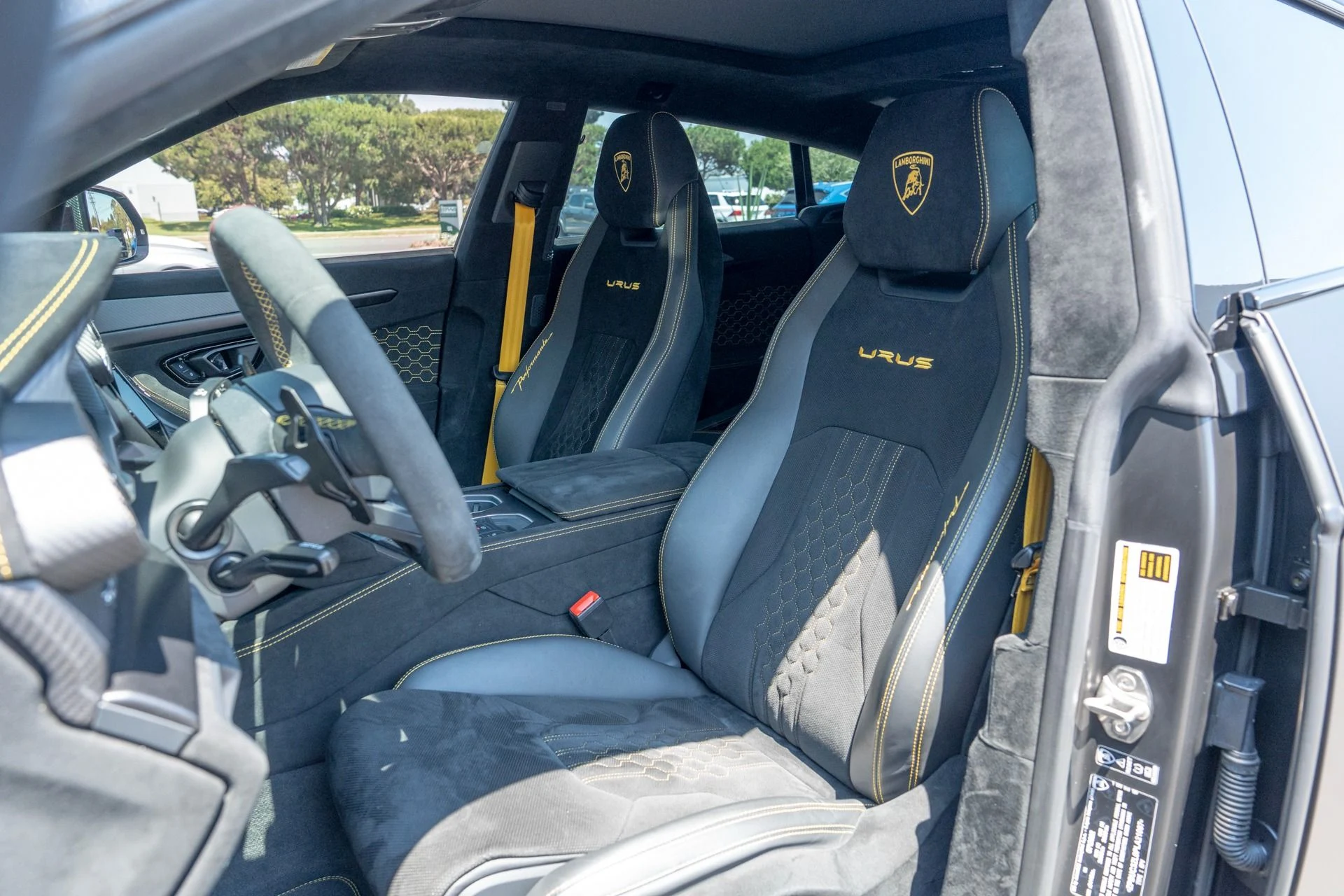 mph005_1510646147_Used_2023_Lamborghini_Urus_Performante_1754671707_dcbc71e8fd