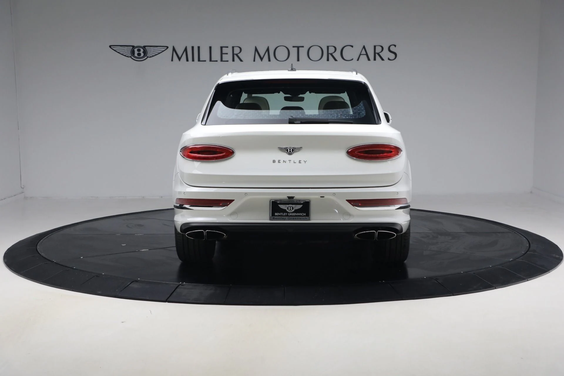 mph005_1520080794_Used_2023_Bentley_Bentayga_V8_1770421223_3136fba760