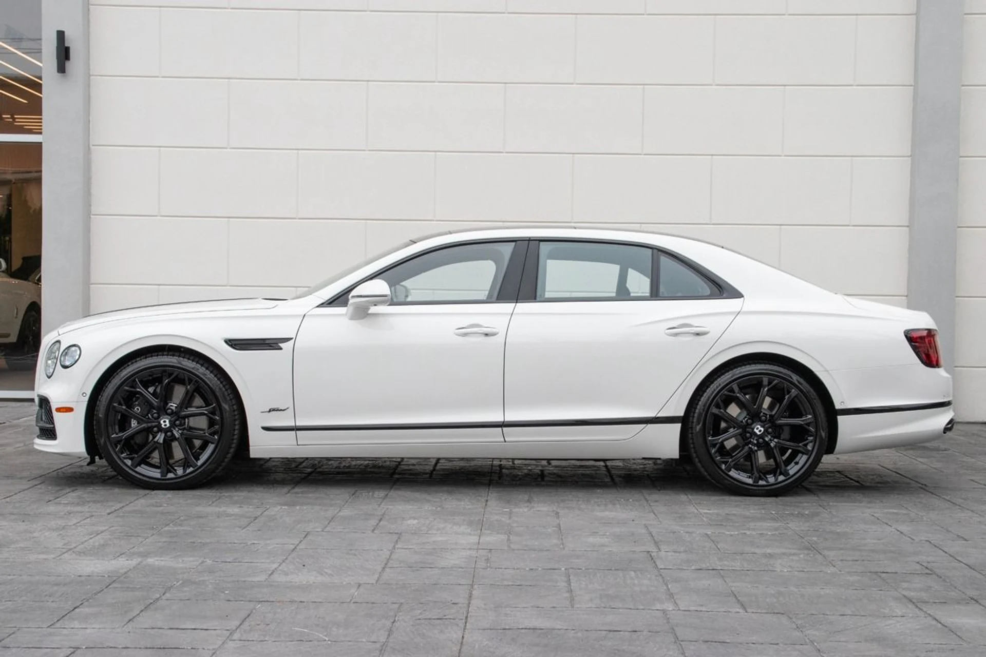 mph005_1523404780_Used_2024_Bentley_Flying_Spur_Speed_1712782196_13bd2510ed