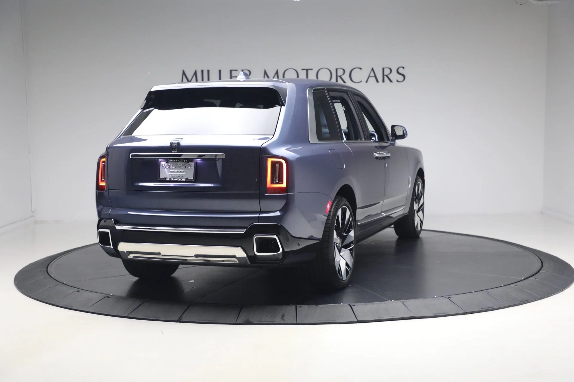 mph005_1523424919_Used_2025_Rolls_Royce_Cullinan_95683acfb6