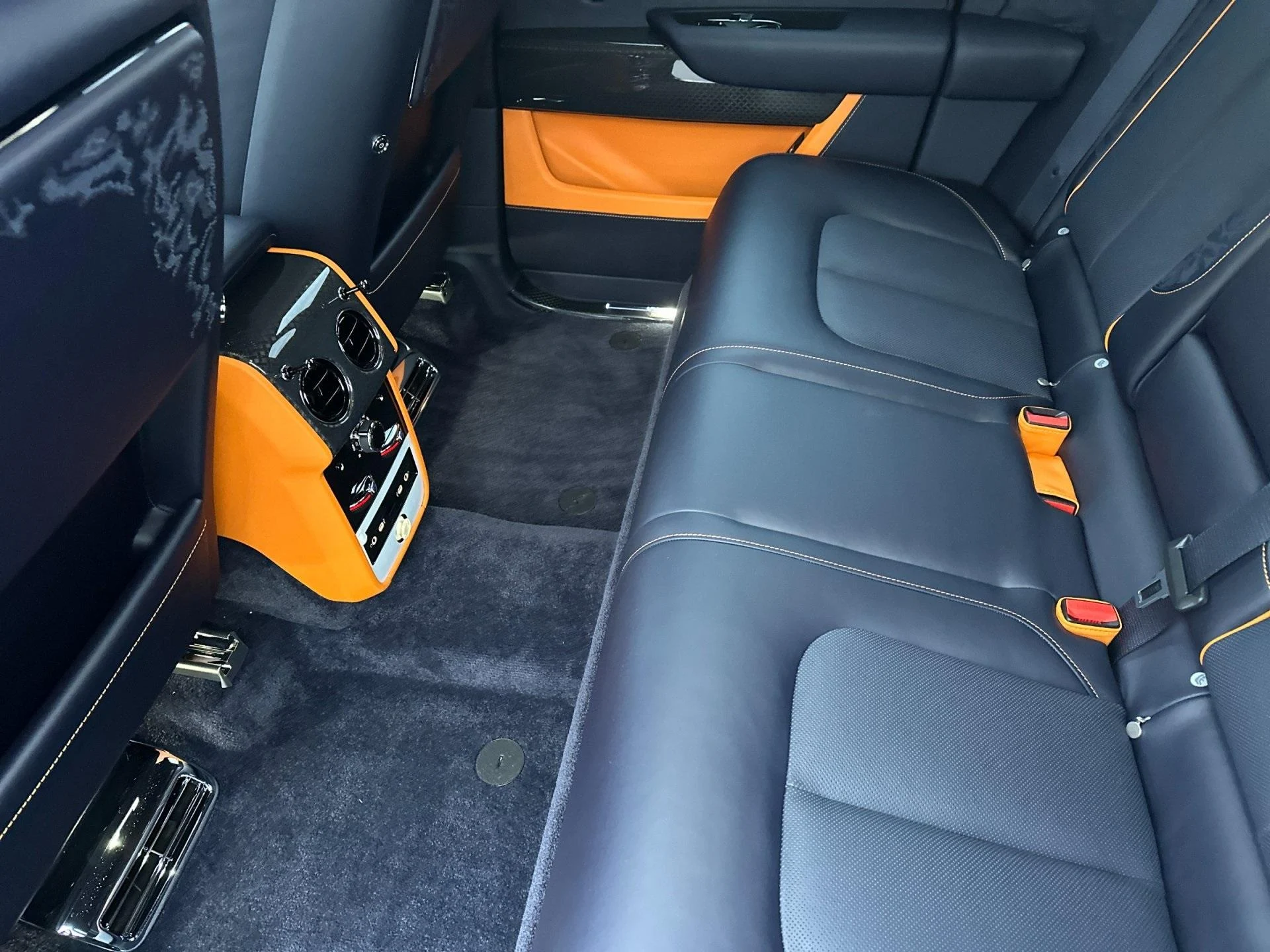 mph005_1528740973_New_2026_Rolls_Royce_Cullinan_Black_Badge_1767193820_247d9fb701