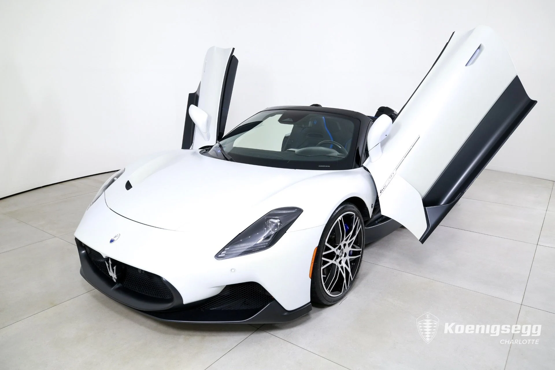 mph005_1536417398_Used_2023_Maserati_MC_20_Cielo_1761055156_96926c5856