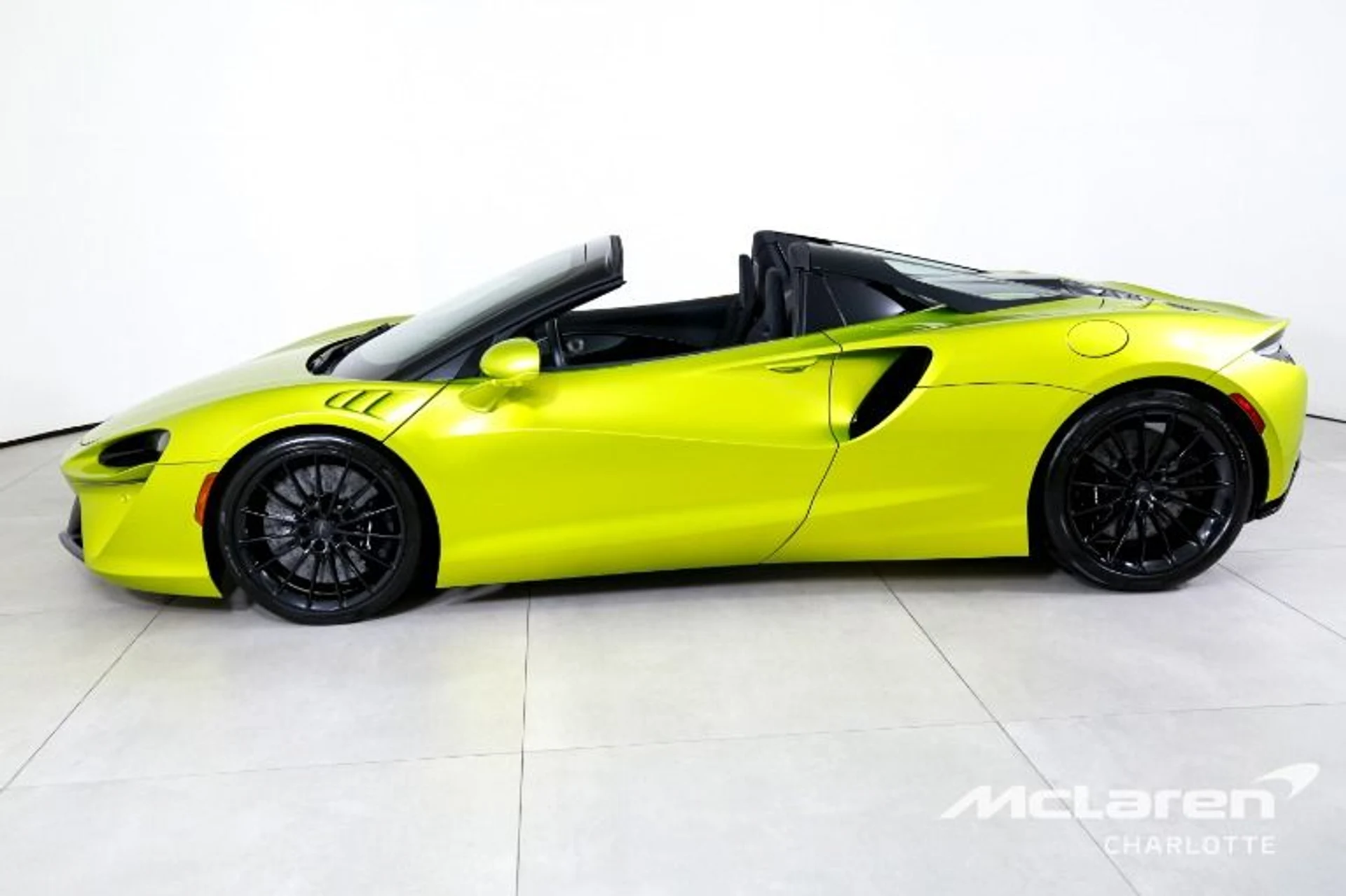 mph005_153768318_Used_2025_Mc_Laren_Artura_Spider_40c2e4c30f