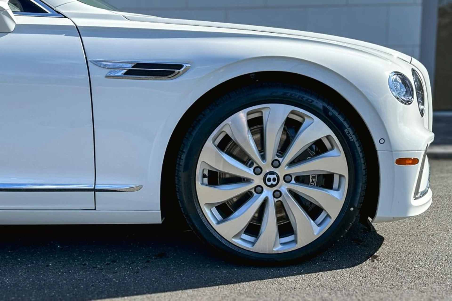 mph005_1540396599_New_2026_Bentley_Flying_Spur_1776251045_f105b7b984
