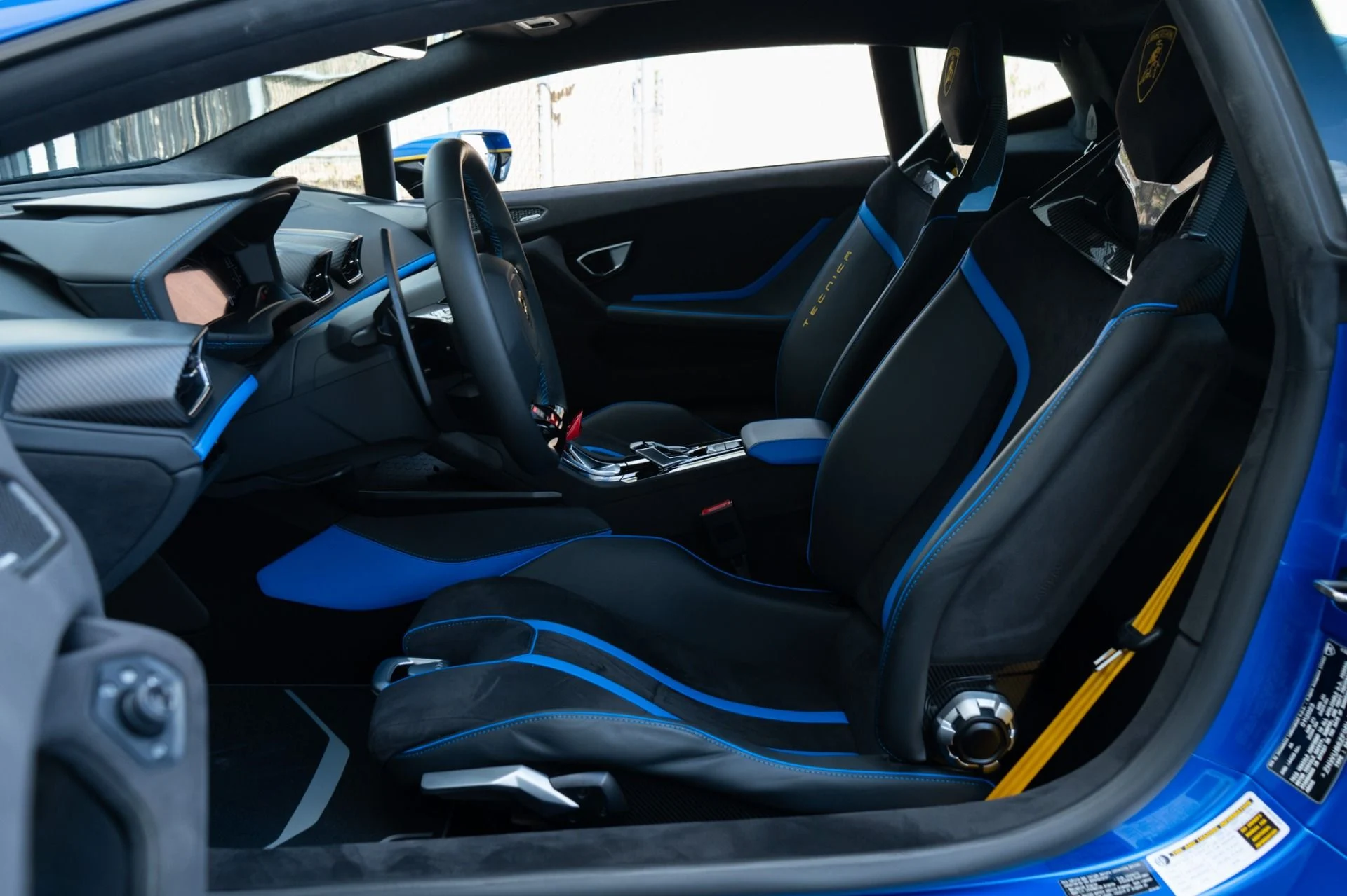 mph005_1546843614_Used_2023_Lamborghini_Huracan_Tecnica_1790706861_fa0242f18a