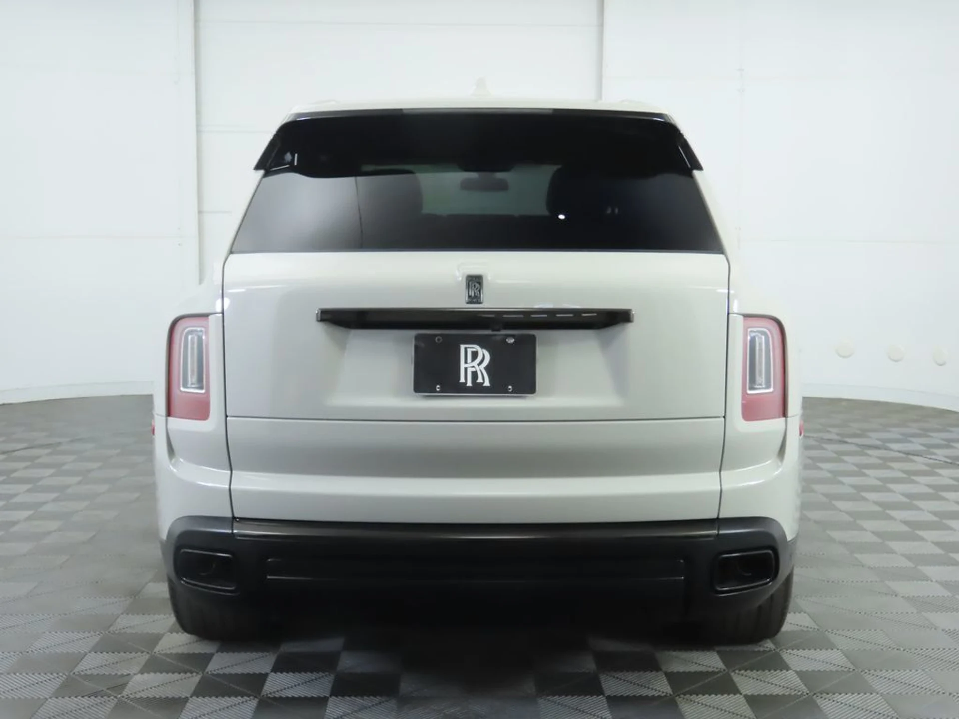 mph005_1548147358_used_2023_rolls_royce_cullinan_blackbadgesportutility_8119_22957248_6_1024_5a75bc2bdf