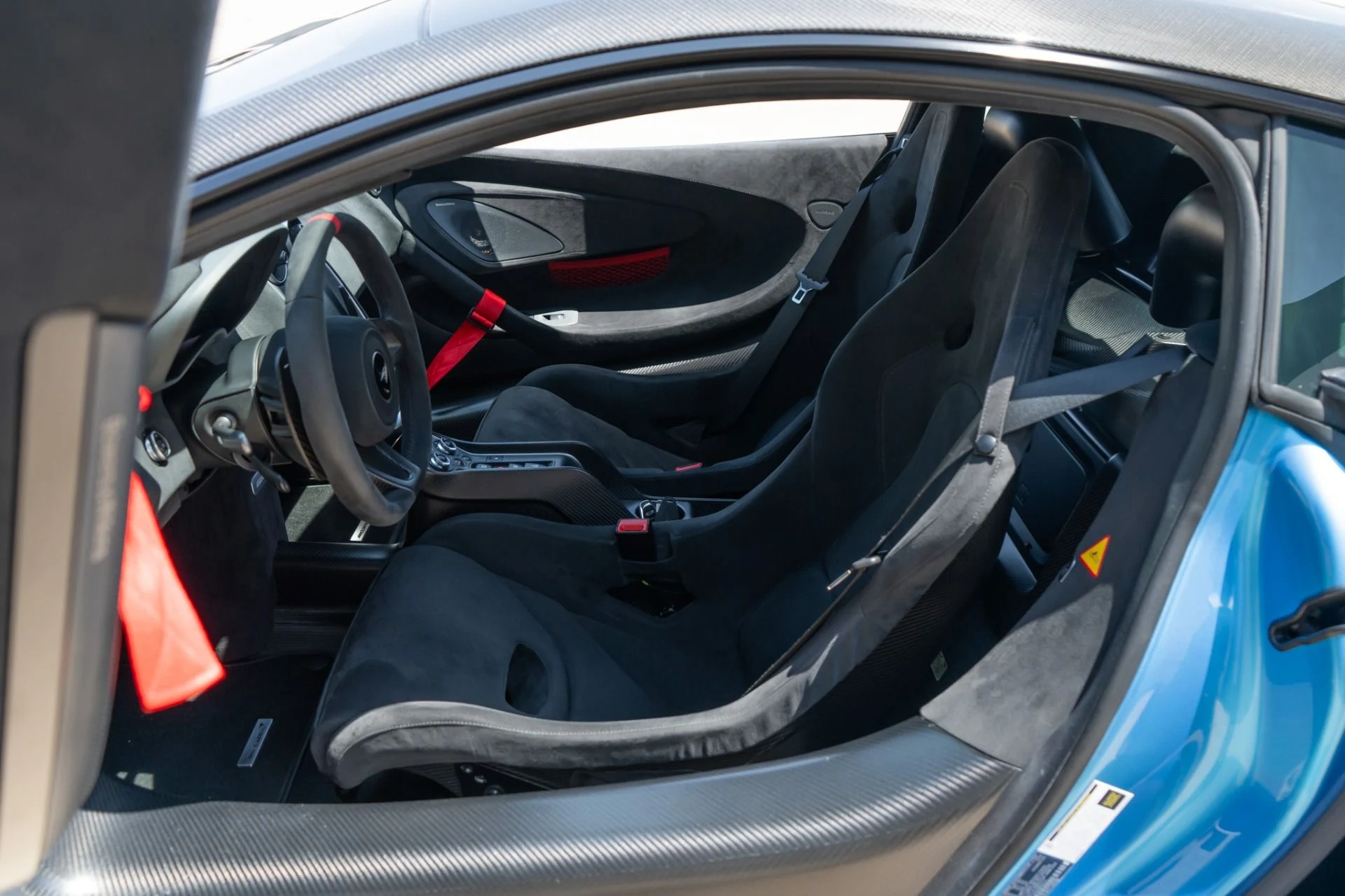 mph005_1553959791_Used_2020_Mc_Laren_620_R_1787598214_5f317a3f16