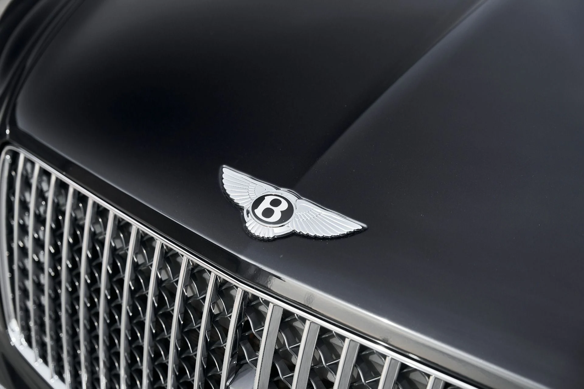 mph005_1554082937_Used_2023_Bentley_Bentayga_EWB_Azure_1769048594_c85a74a187