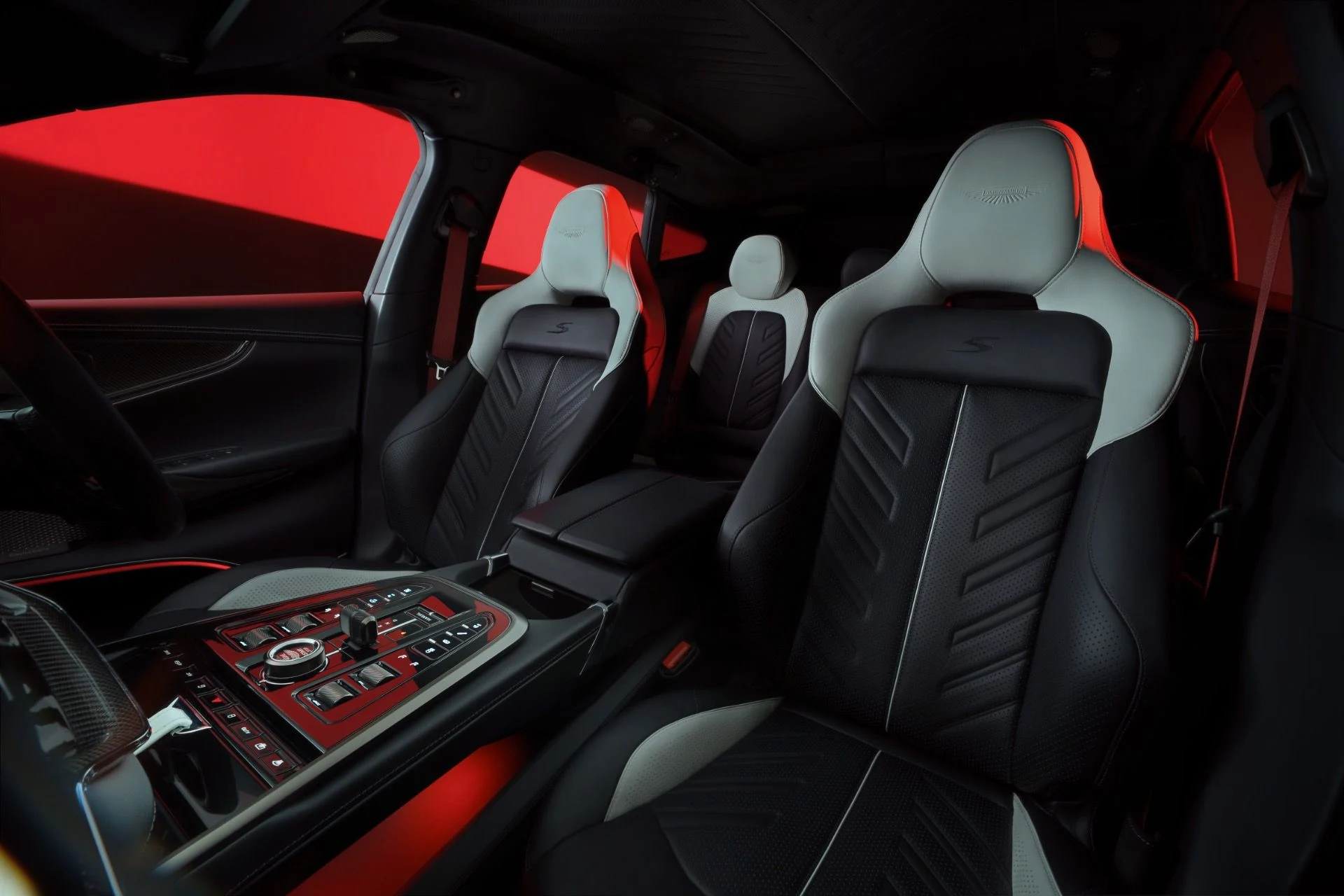 mph005_1555213317_New_2026_Aston_Martin_DBX_S_a215b27fe0