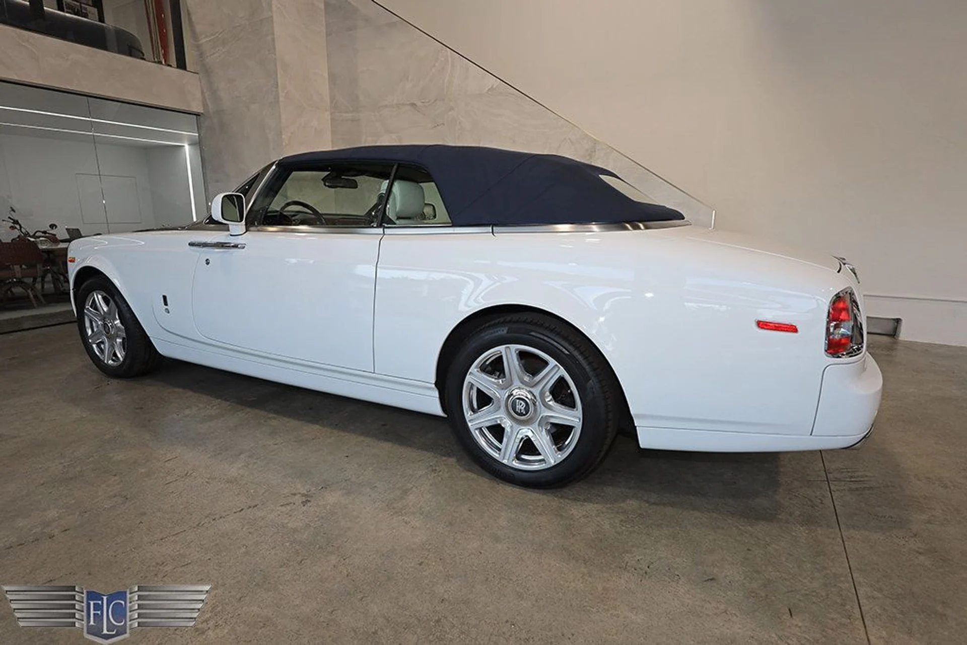 mph005_1559086780_used_2014_rolls_royce_phantom_drophead_coupe_9689_22941725_6_1024_86820e9d0a