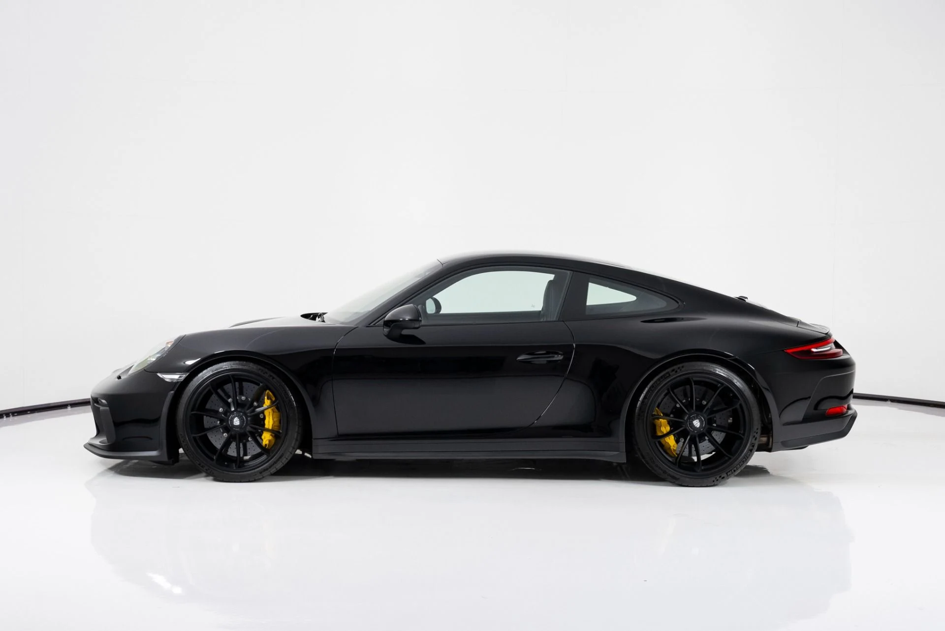 mph005_1563205086_Used_2018_Porsche_911_GT_3_1758757115_876c7c845e