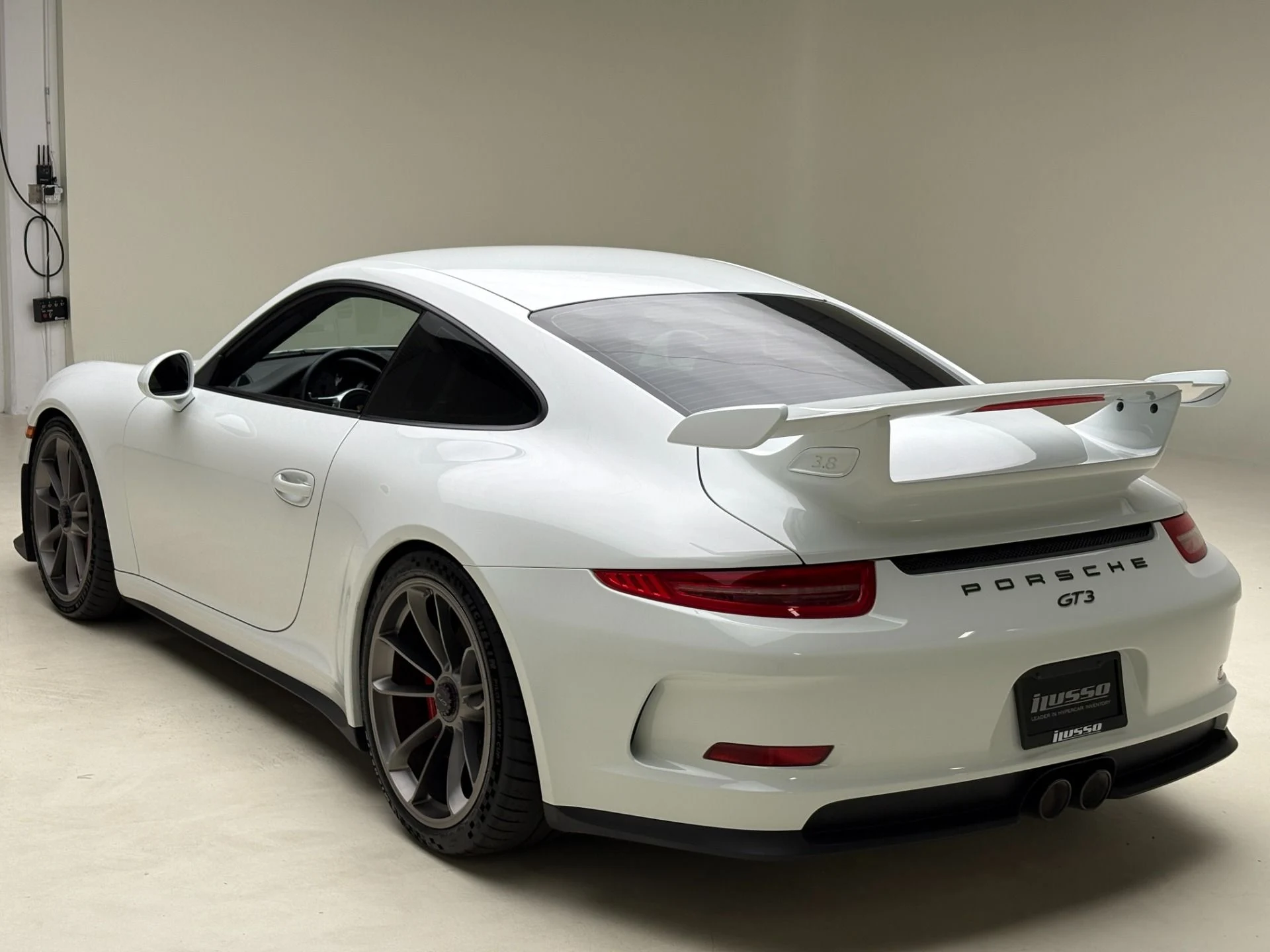 mph005_1569731825_Used_2015_Porsche_911_GT_3_1777923553_8233d58401