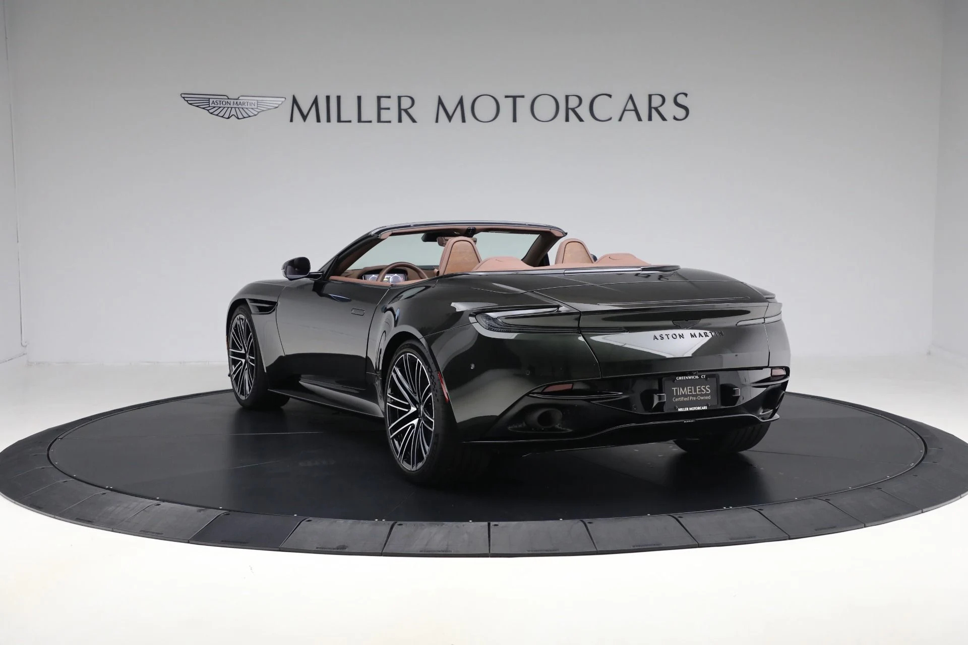 mph005_1574049839_Used_2024_Aston_Martin_DB_12_Volante_7b20822d5c