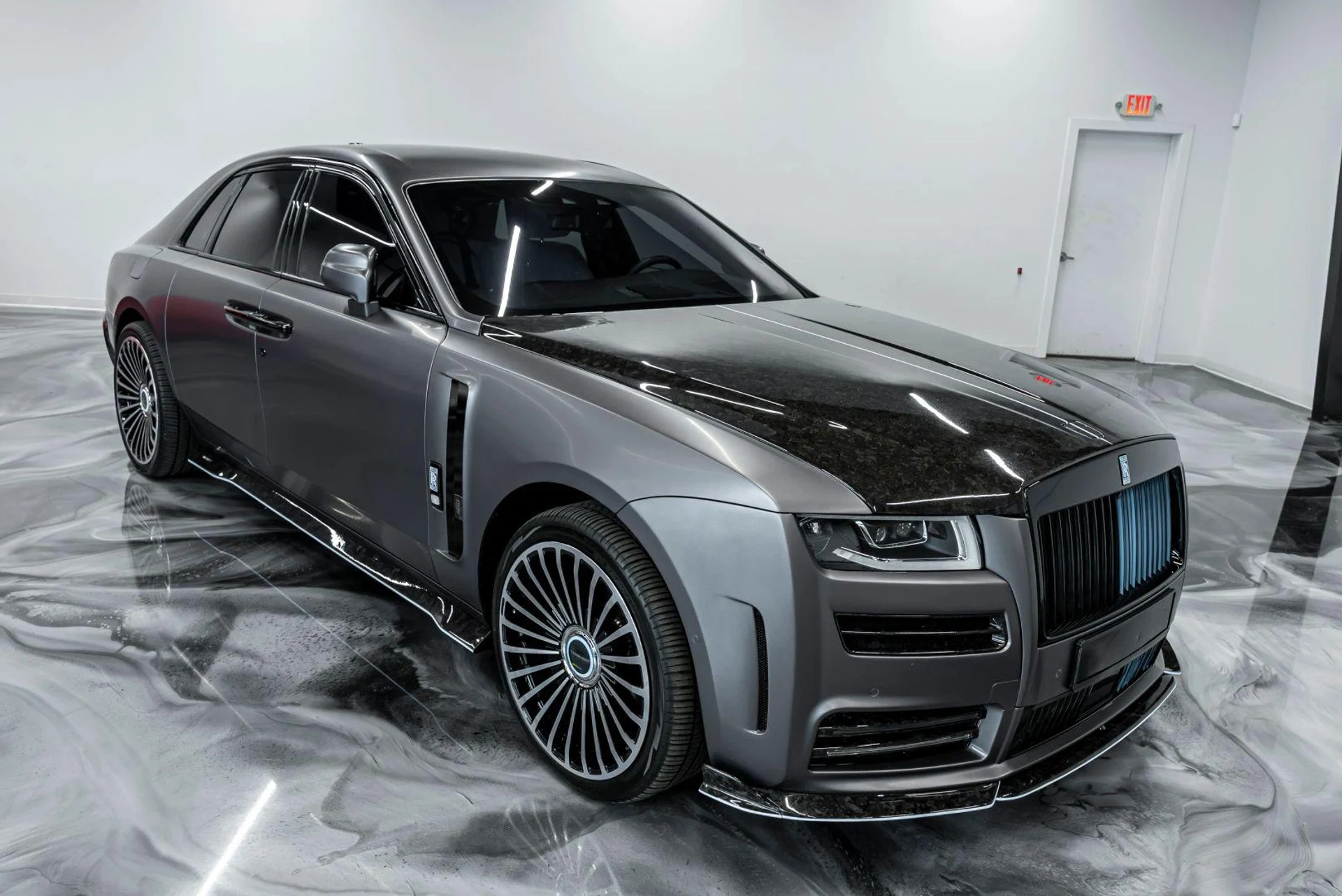 mph005_1576228262_Used_2022_Rolls_Royce_Ghost_Sedan_4_D_1783500932_36f25424e0